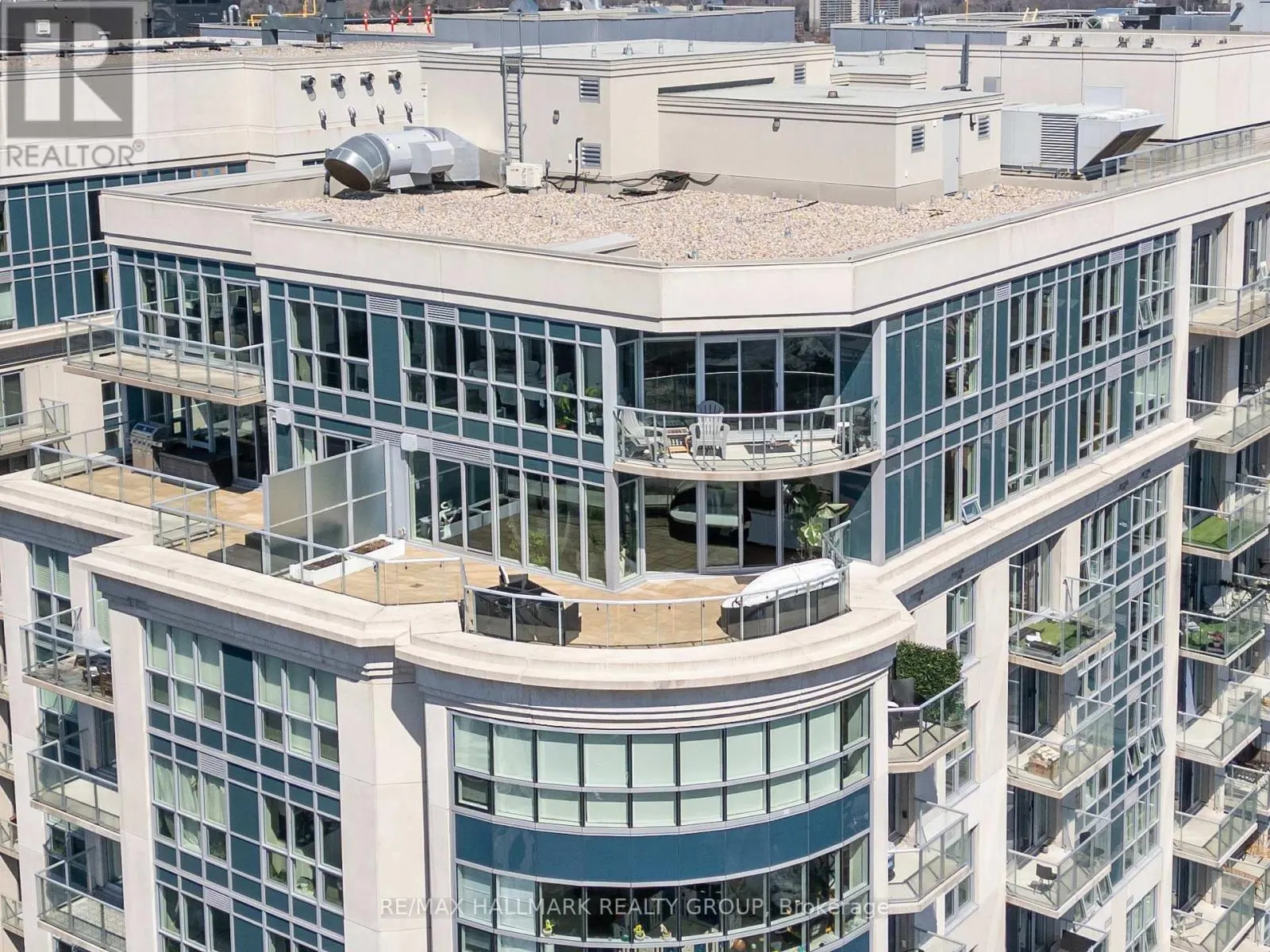 2701 - 195 BESSERER STREET