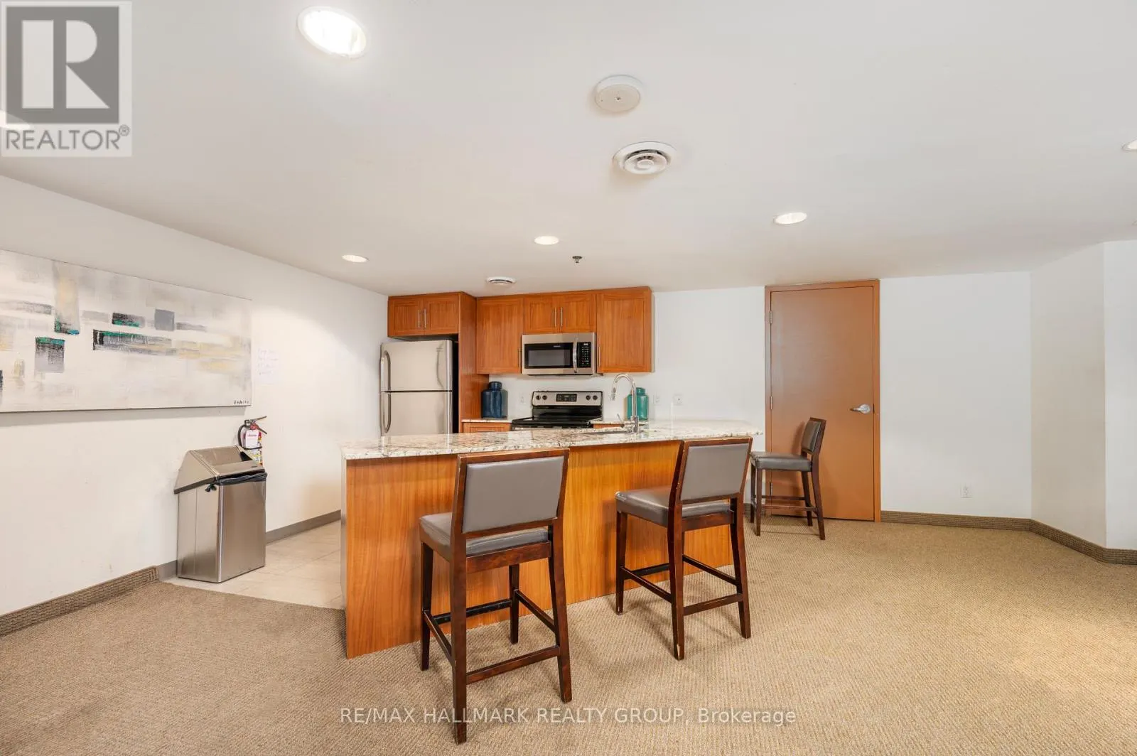 2701 - 195 BESSERER STREET