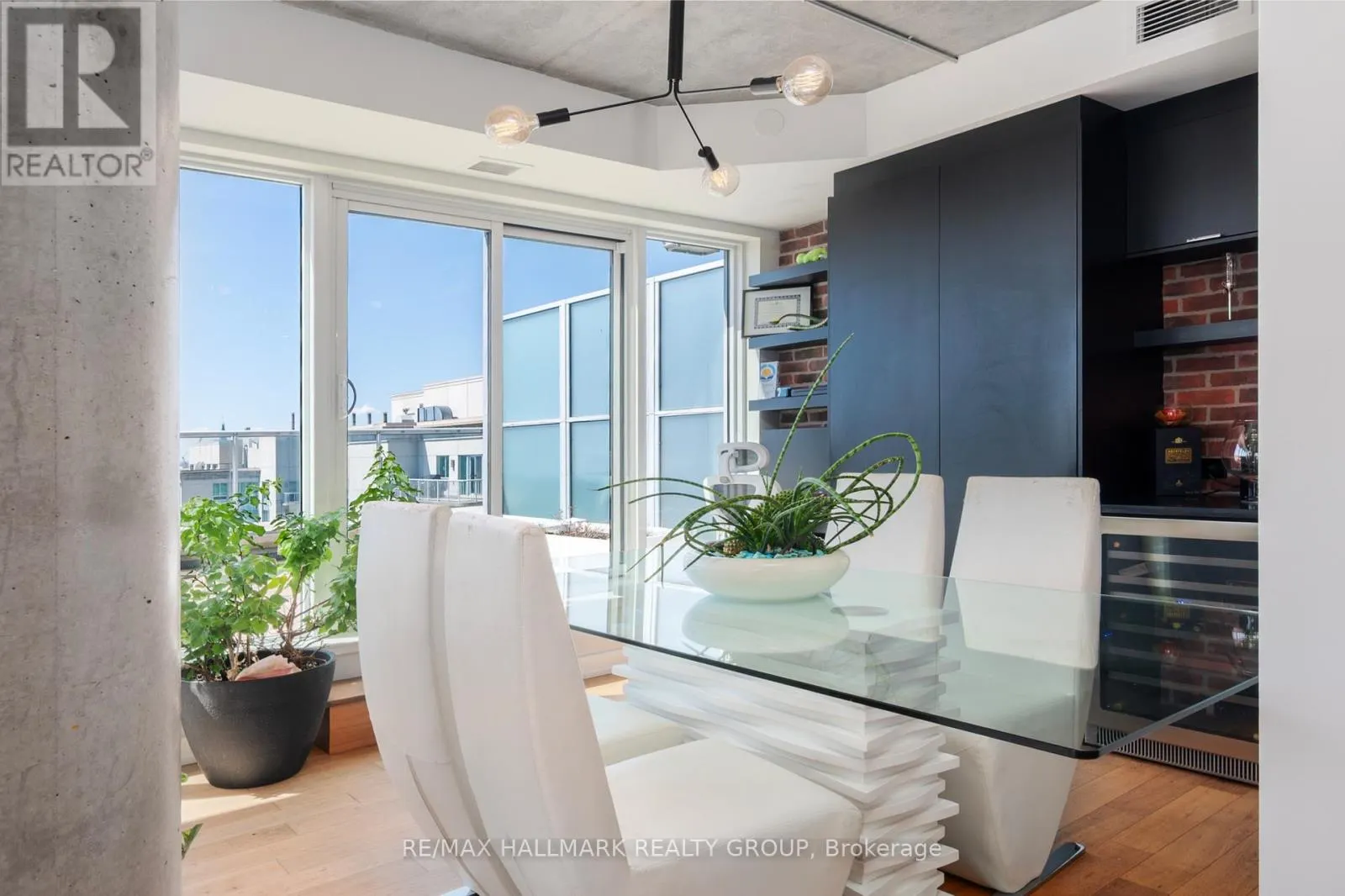 2701 - 195 BESSERER STREET