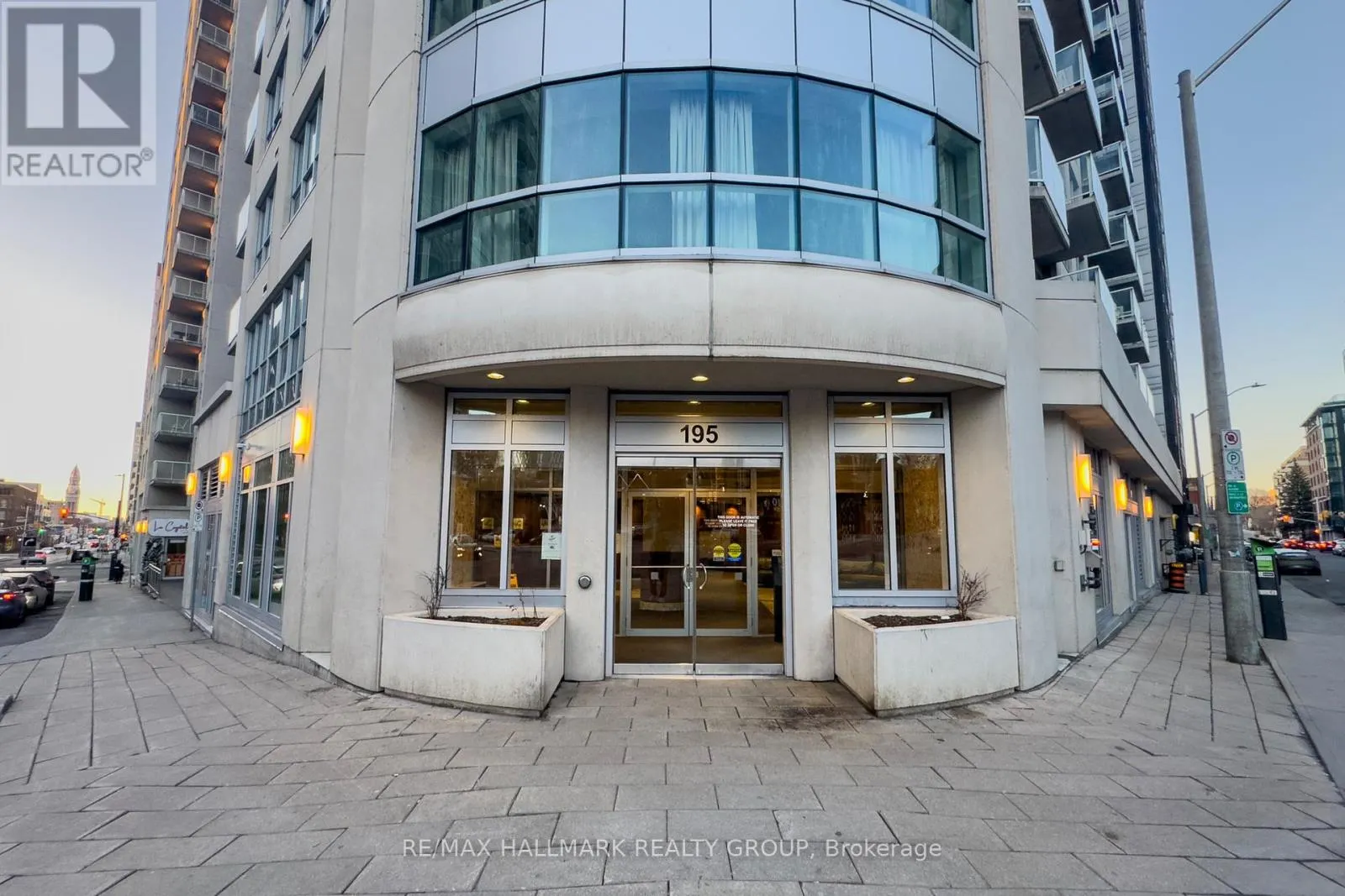 2701 - 195 BESSERER STREET