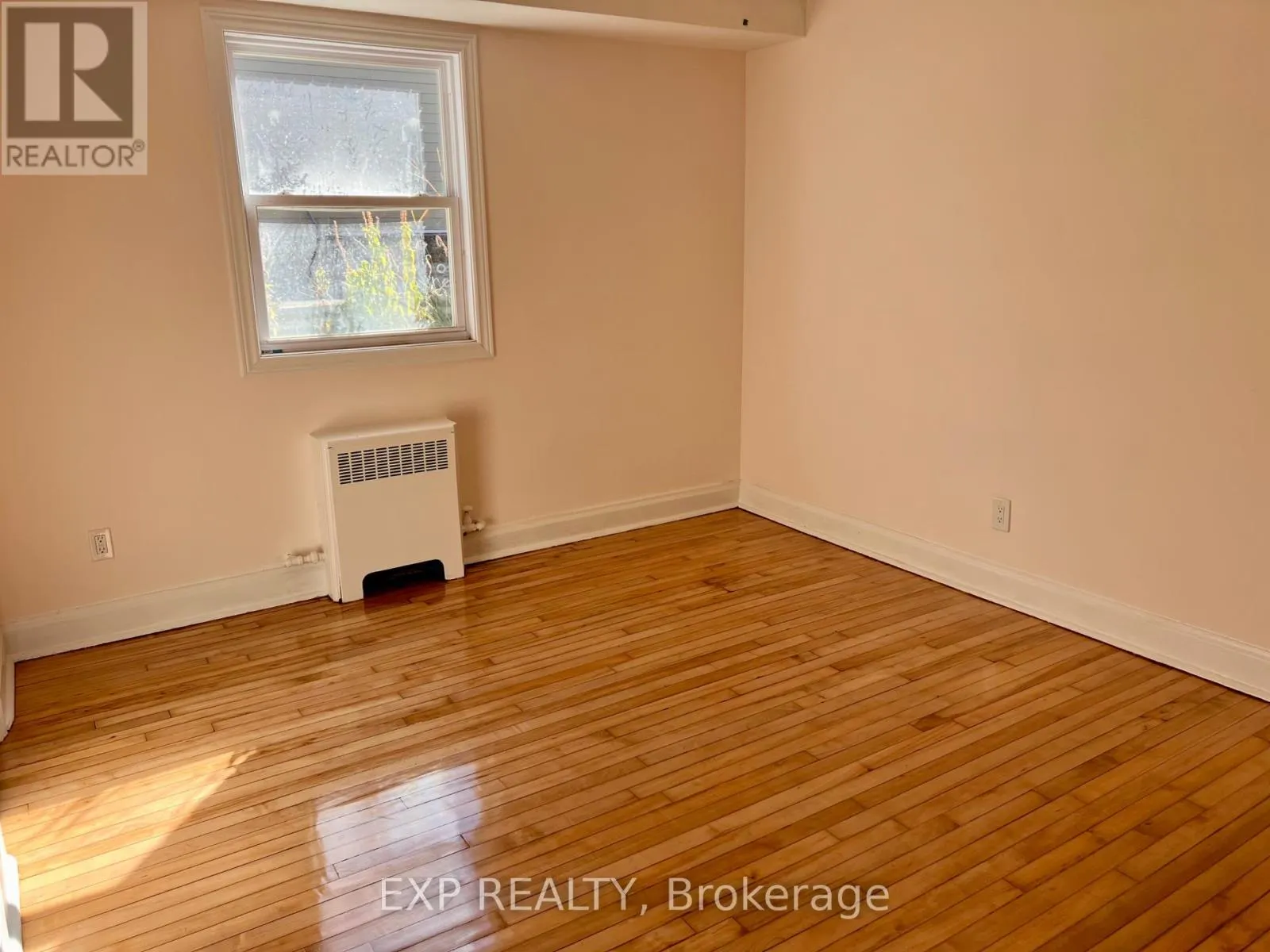 2 - 75 HOLLAND AVENUE