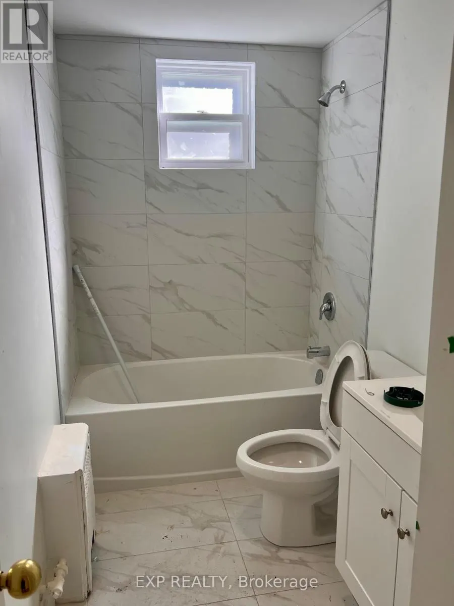 2 - 75 HOLLAND AVENUE