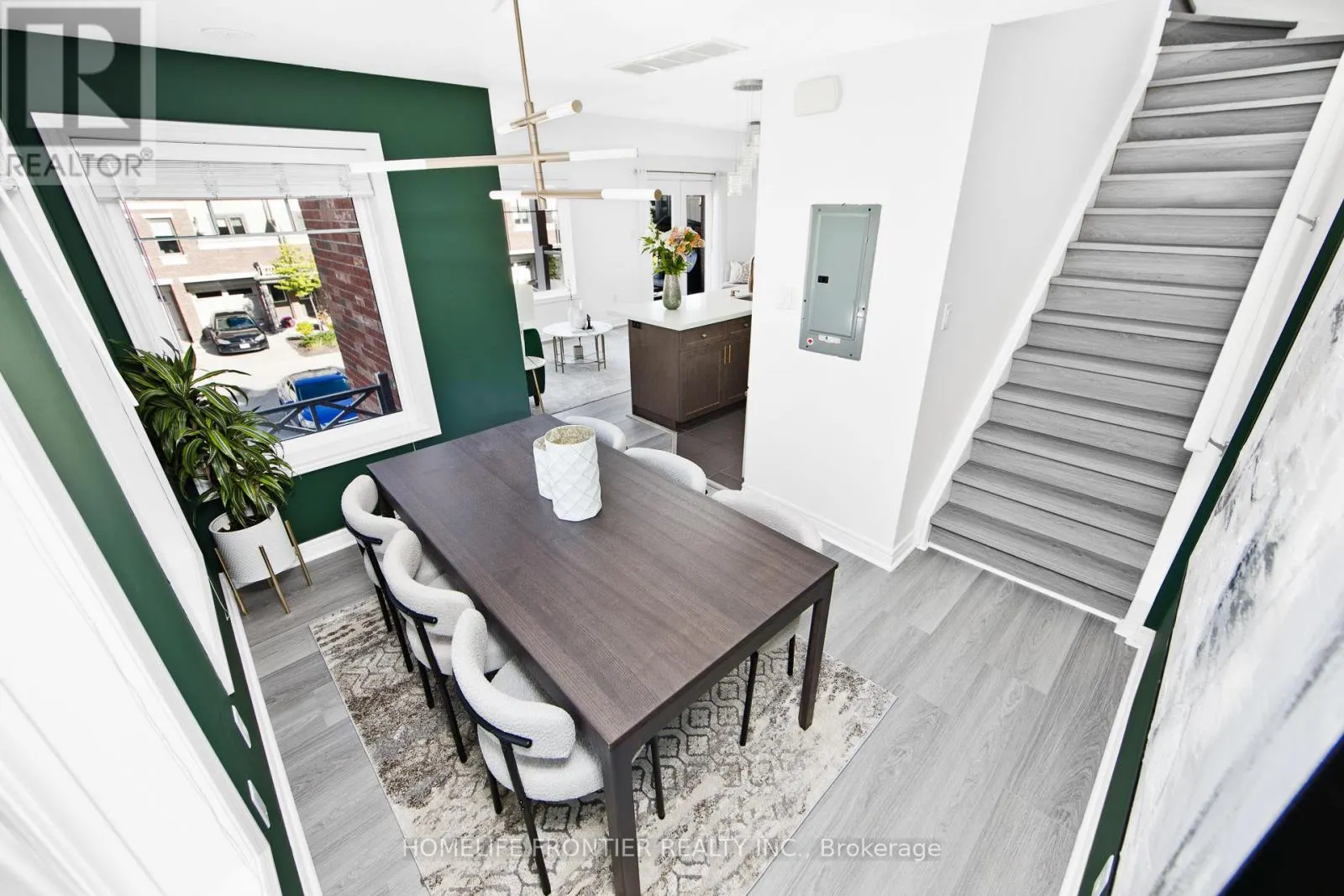 32 - 39 KAY CRESCENT