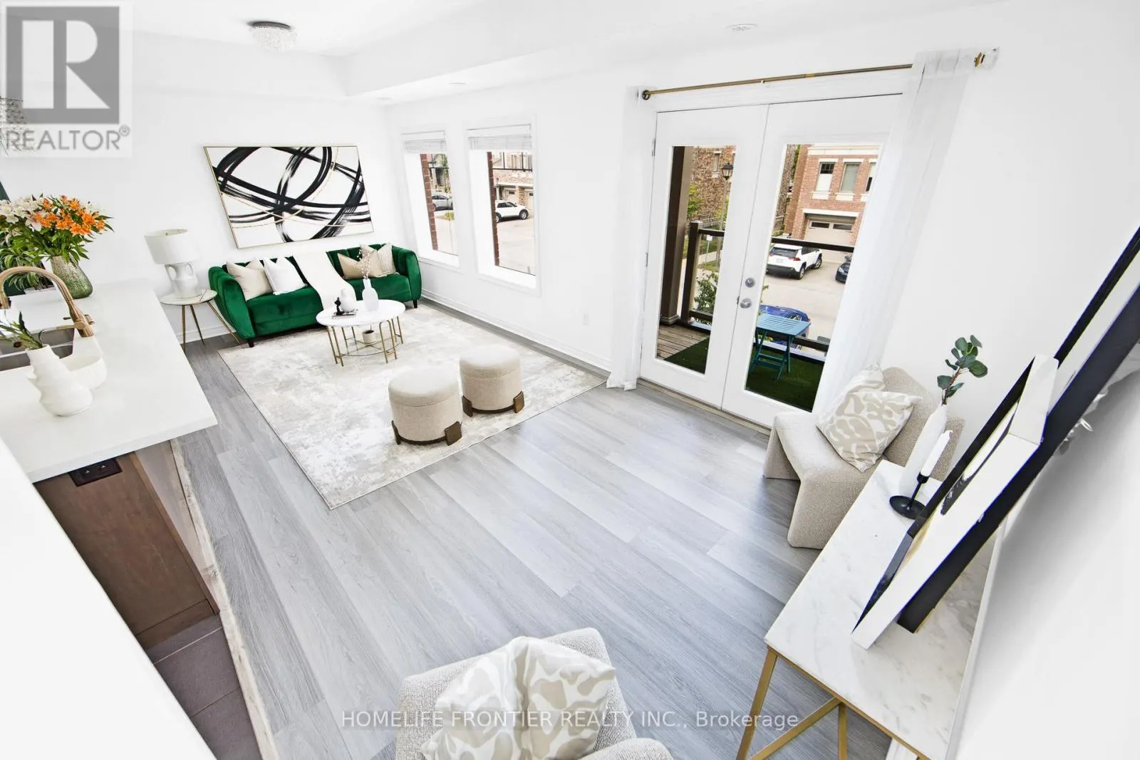 32 - 39 KAY CRESCENT