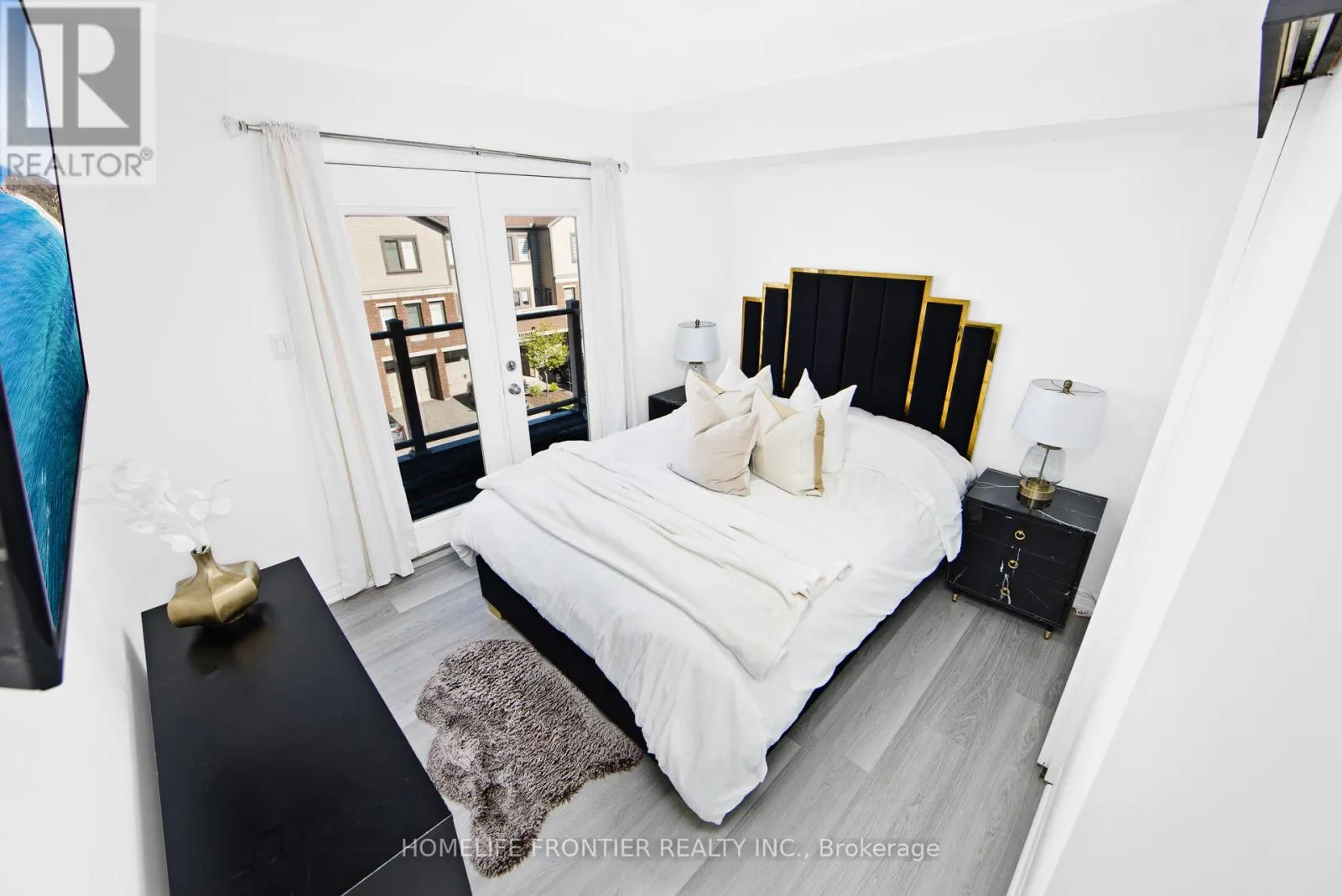 32 - 39 KAY CRESCENT