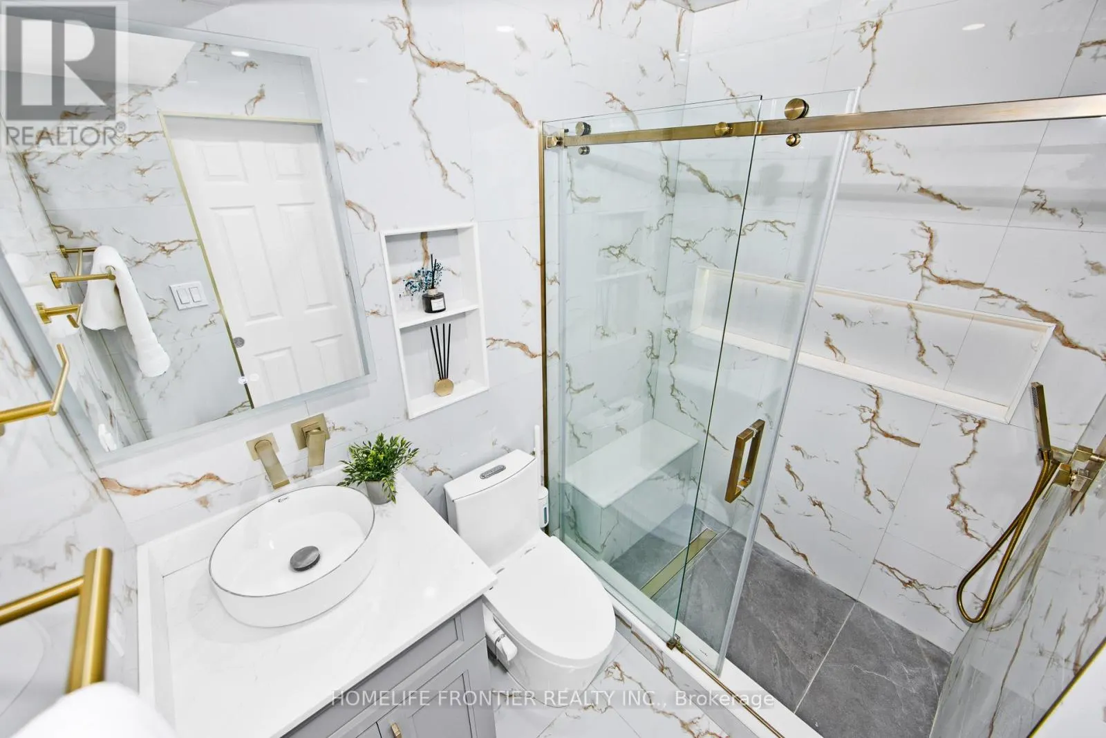 32 - 39 KAY CRESCENT