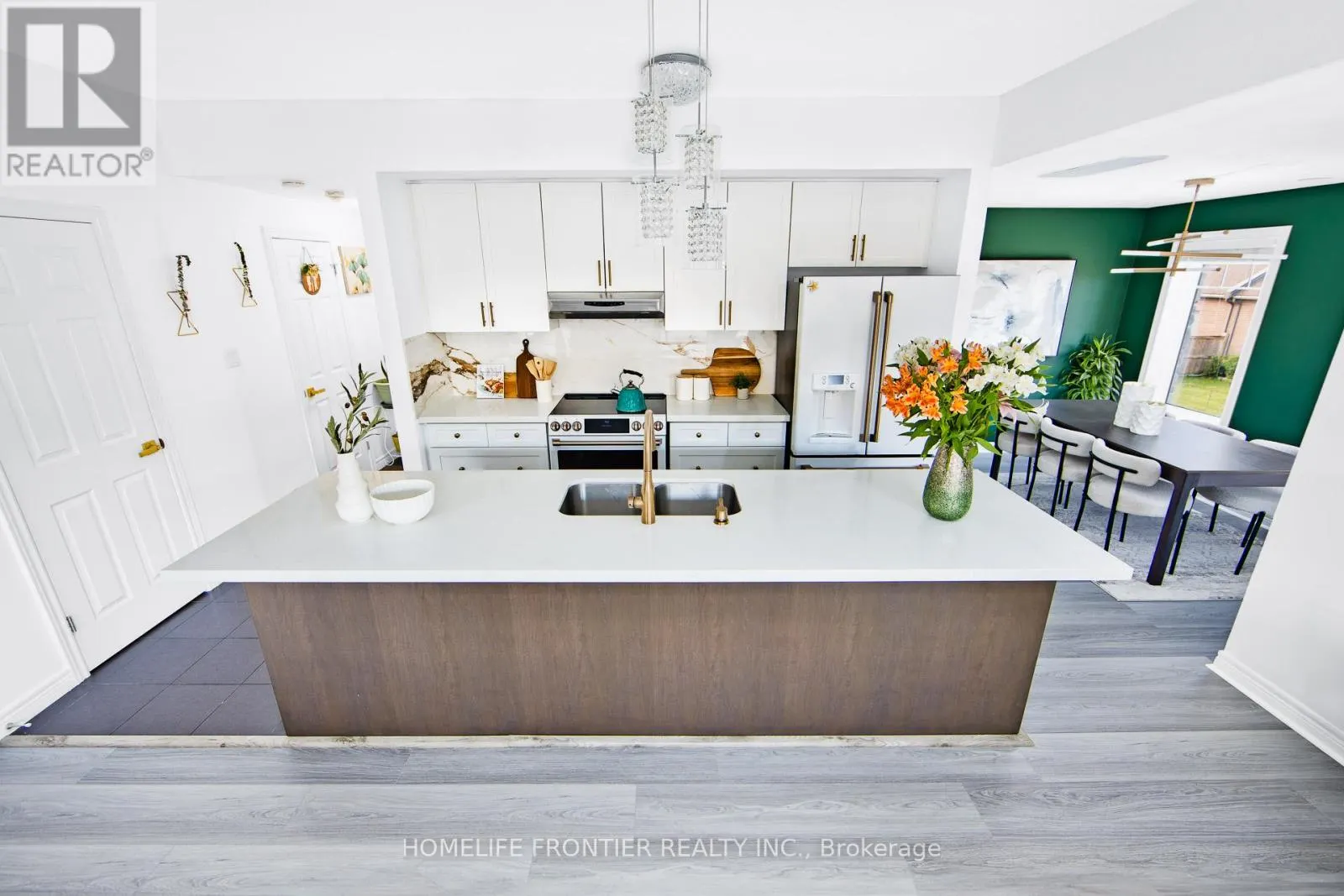 32 - 39 KAY CRESCENT