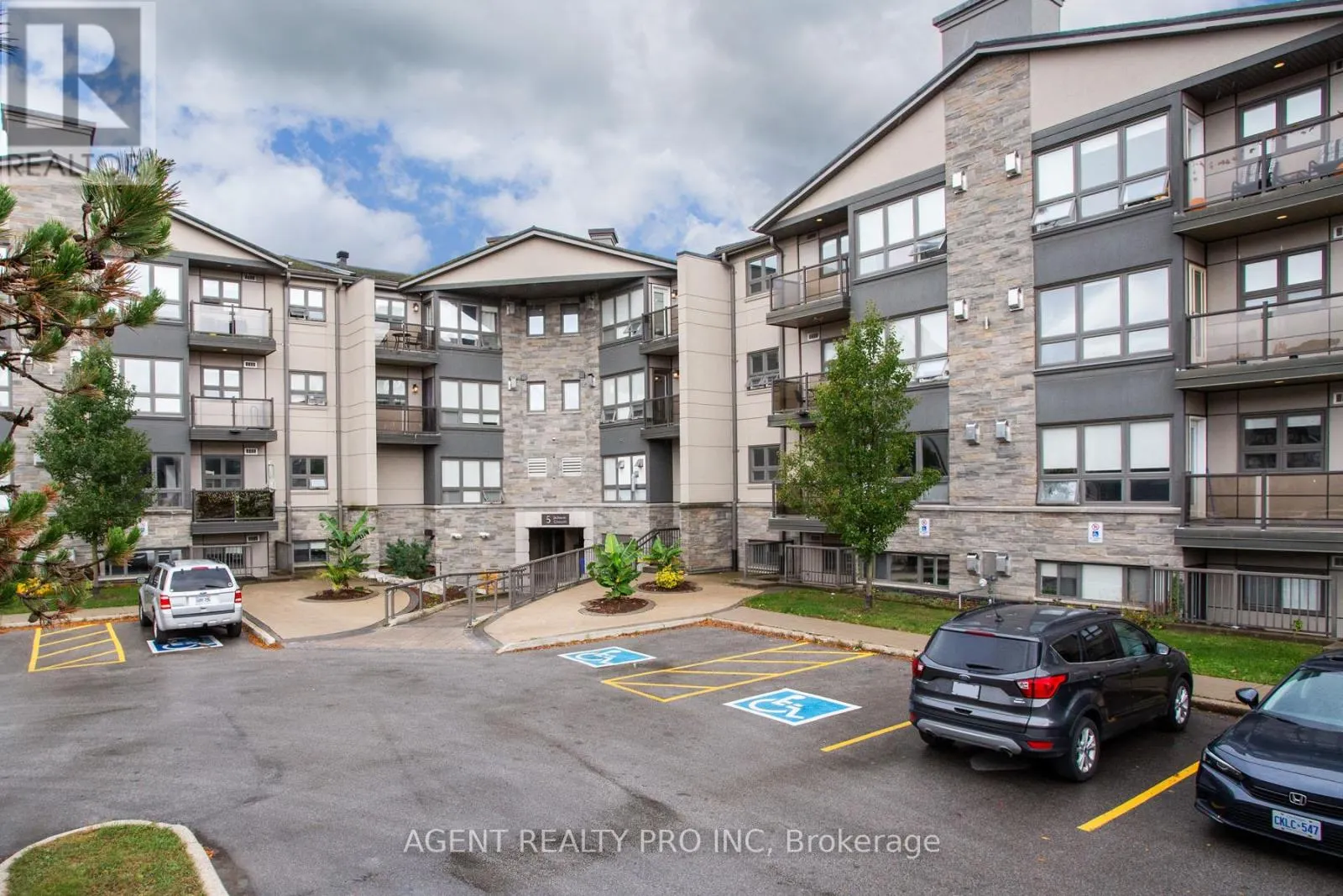 117 - 5 JACKSWAY CRESCENT, #117