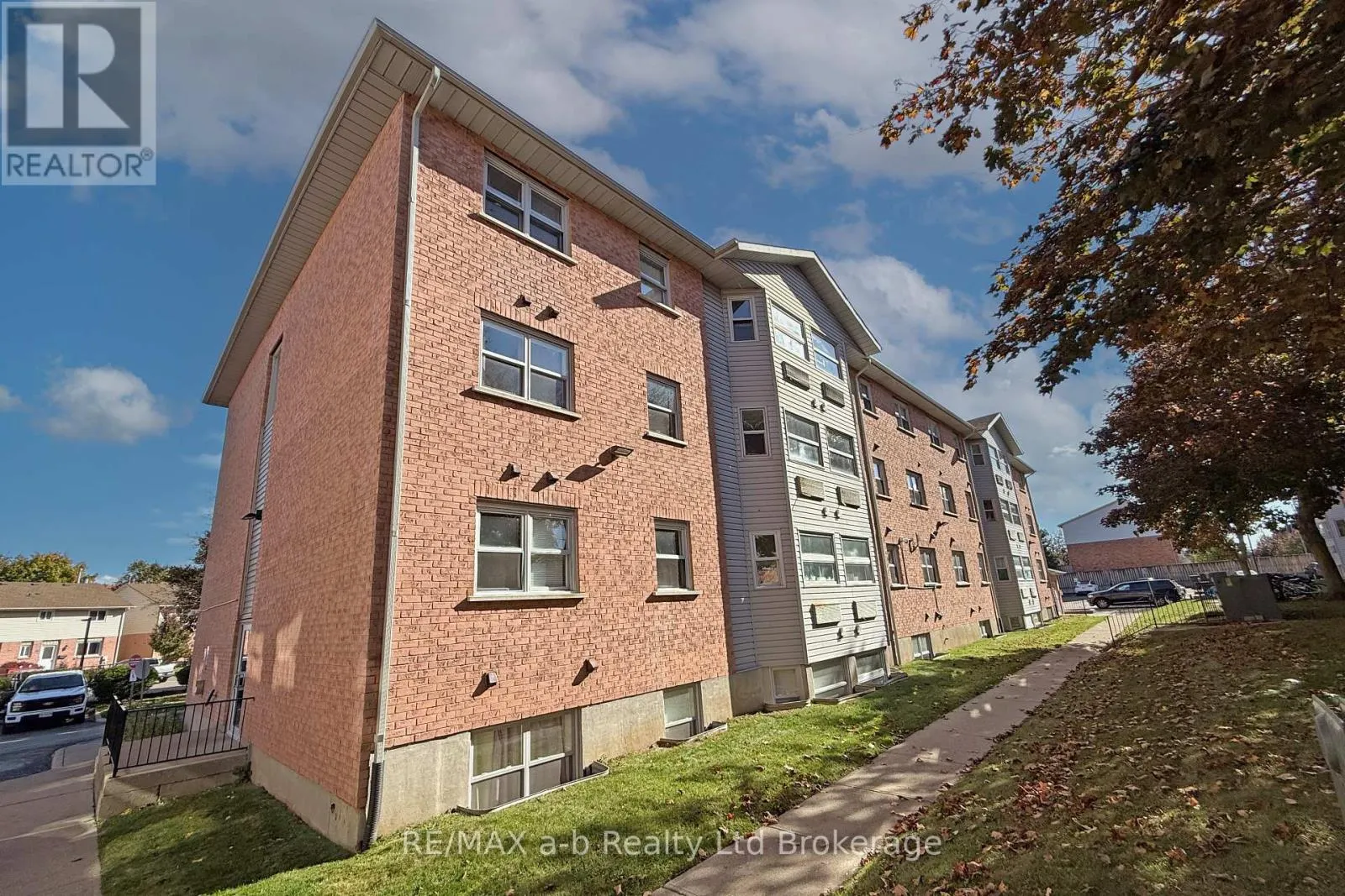 47 - 60 HIAWATHA ROAD, #47