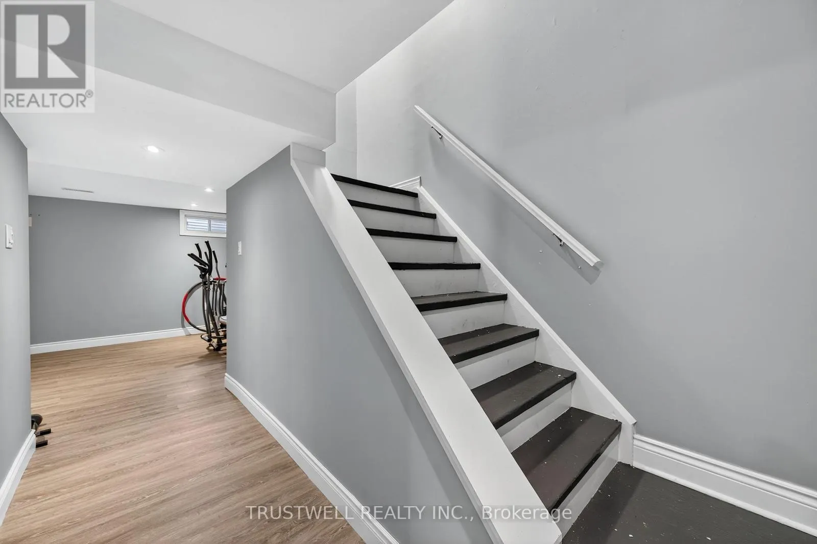 26 - 131 ROCKWOOD AVENUE