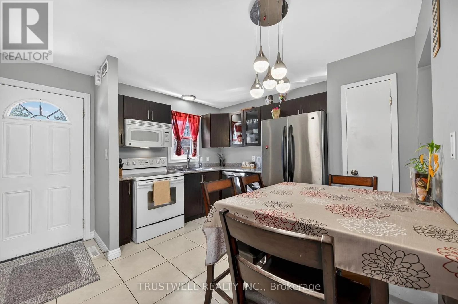 26 - 131 ROCKWOOD AVENUE