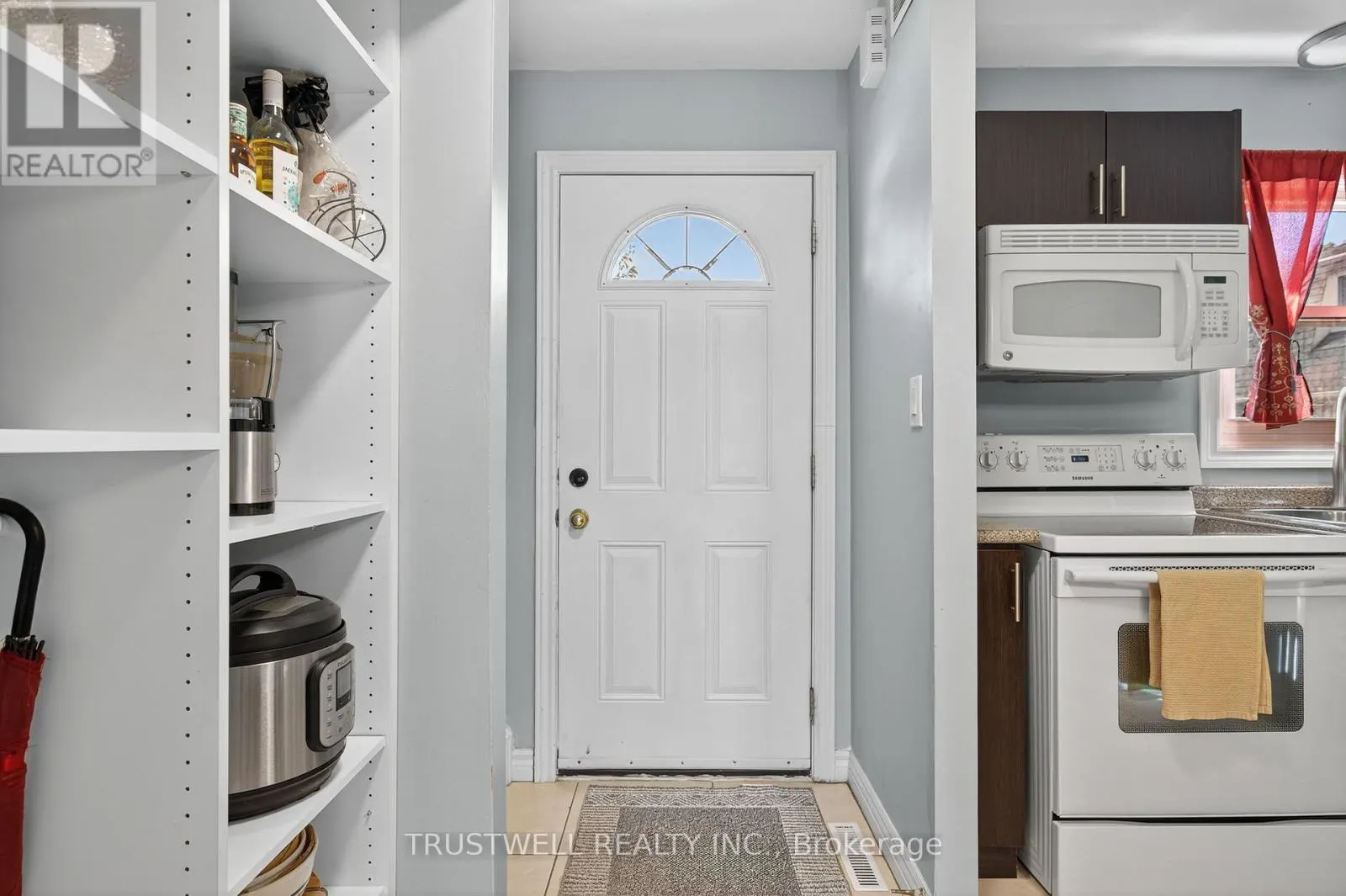 26 - 131 ROCKWOOD AVENUE