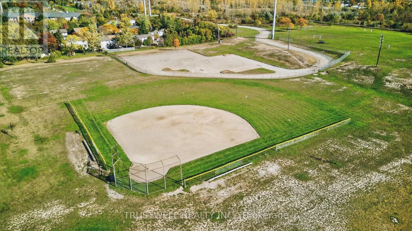 26 - 131 ROCKWOOD AVENUE