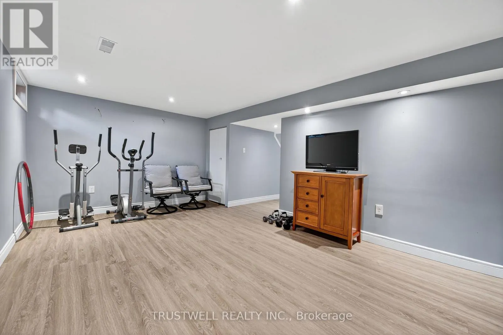 26 - 131 ROCKWOOD AVENUE