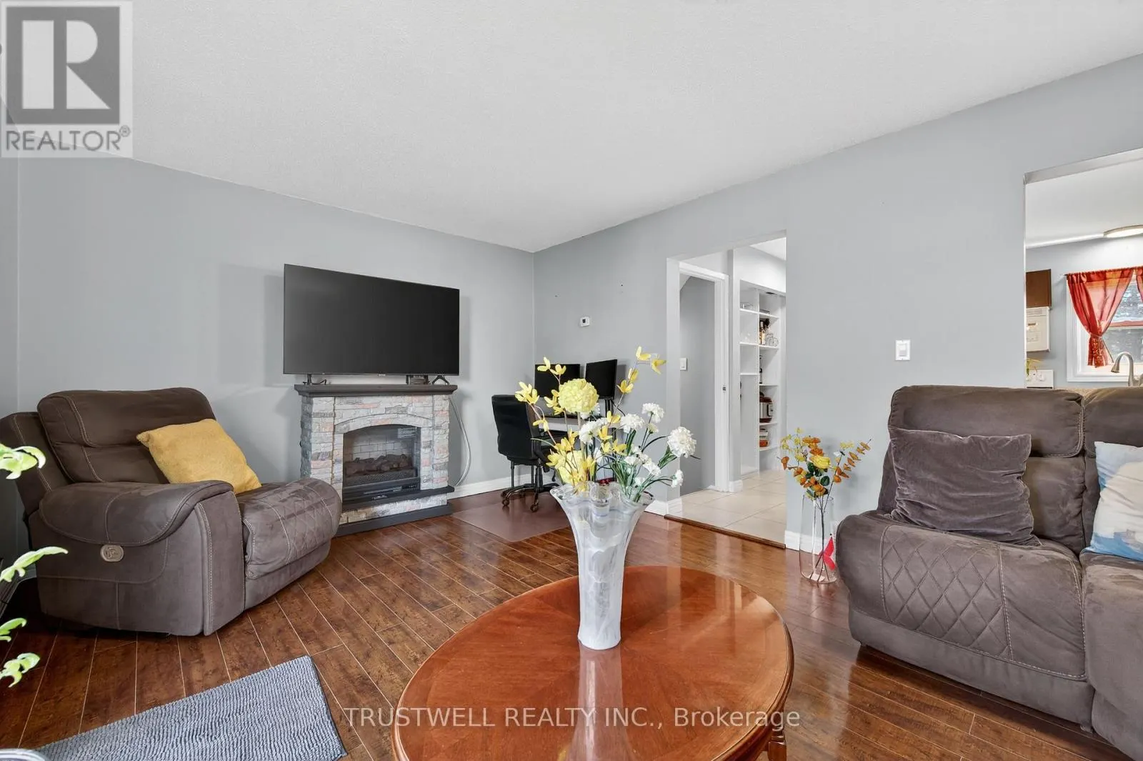 26 - 131 ROCKWOOD AVENUE