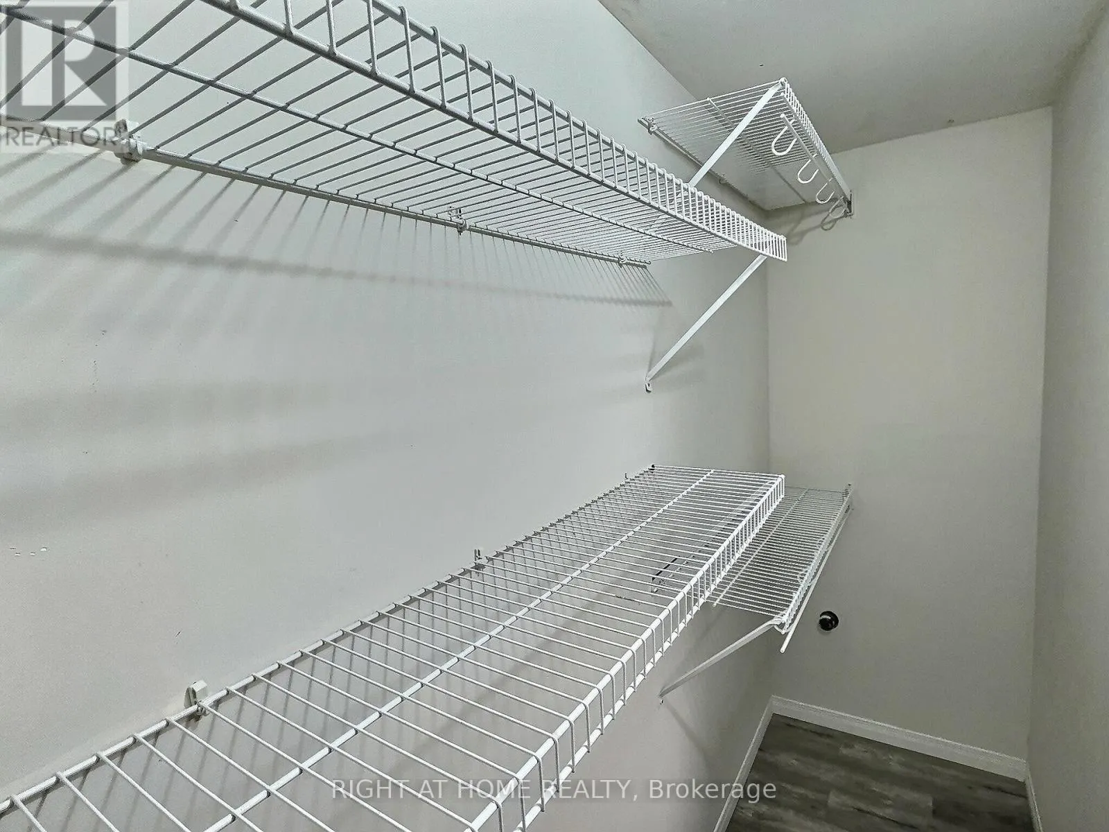 385 HAVENDALE CRESCENT