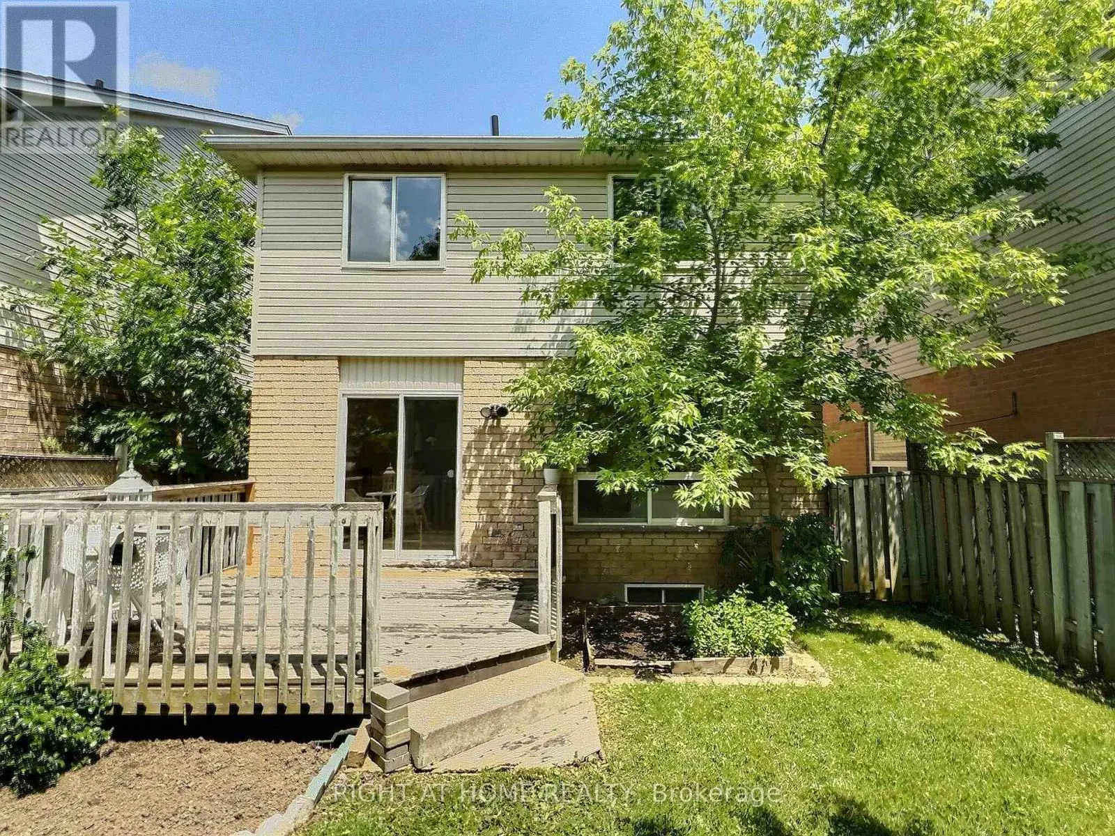 385 HAVENDALE CRESCENT