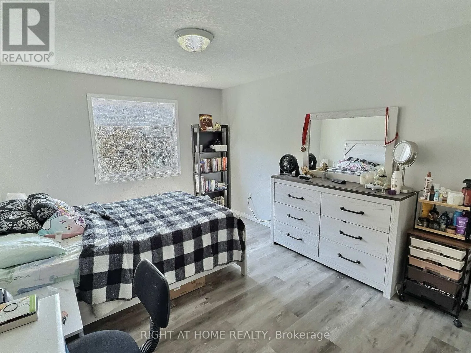 385 HAVENDALE CRESCENT