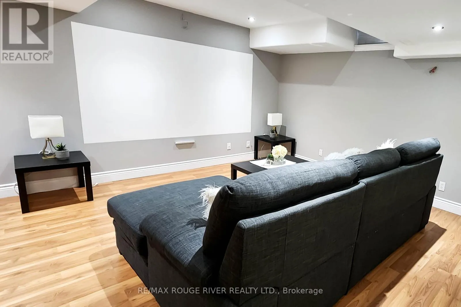 74 MEADOW WOOD CRESCENT