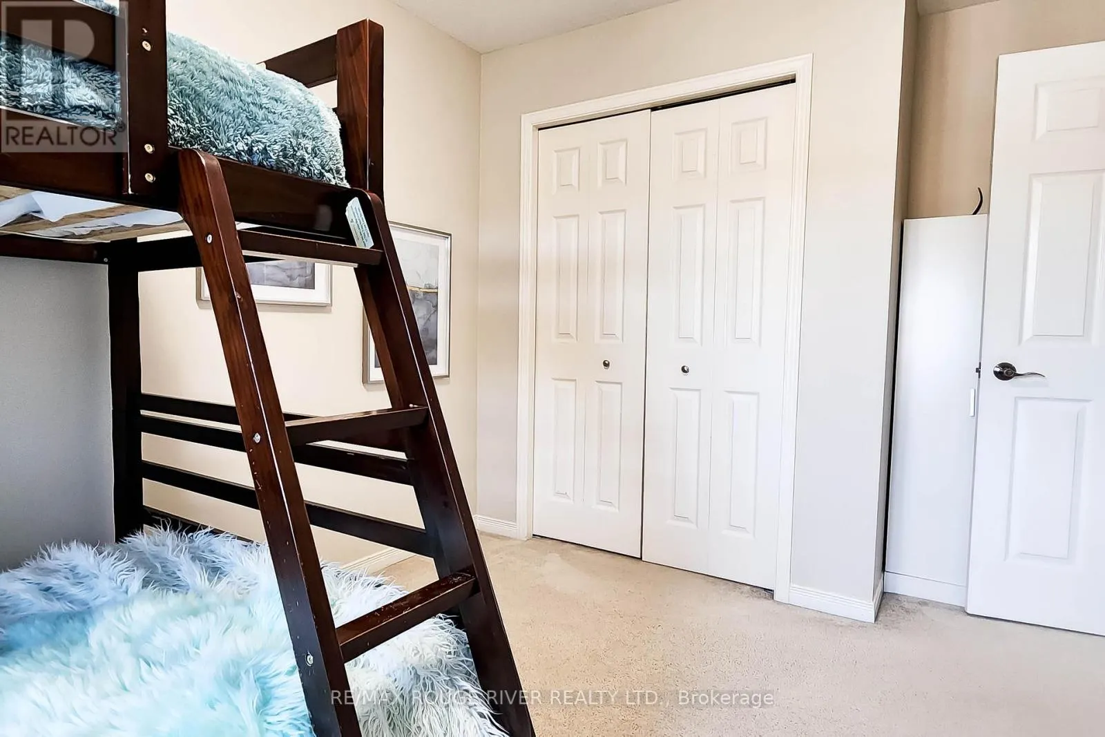 74 MEADOW WOOD CRESCENT