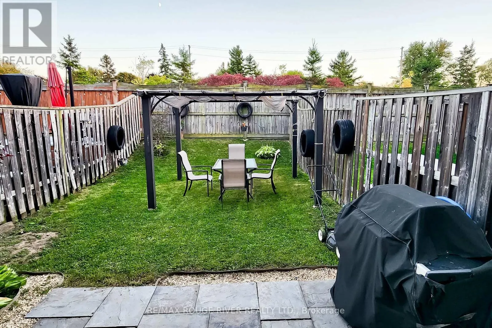 74 MEADOW WOOD CRESCENT