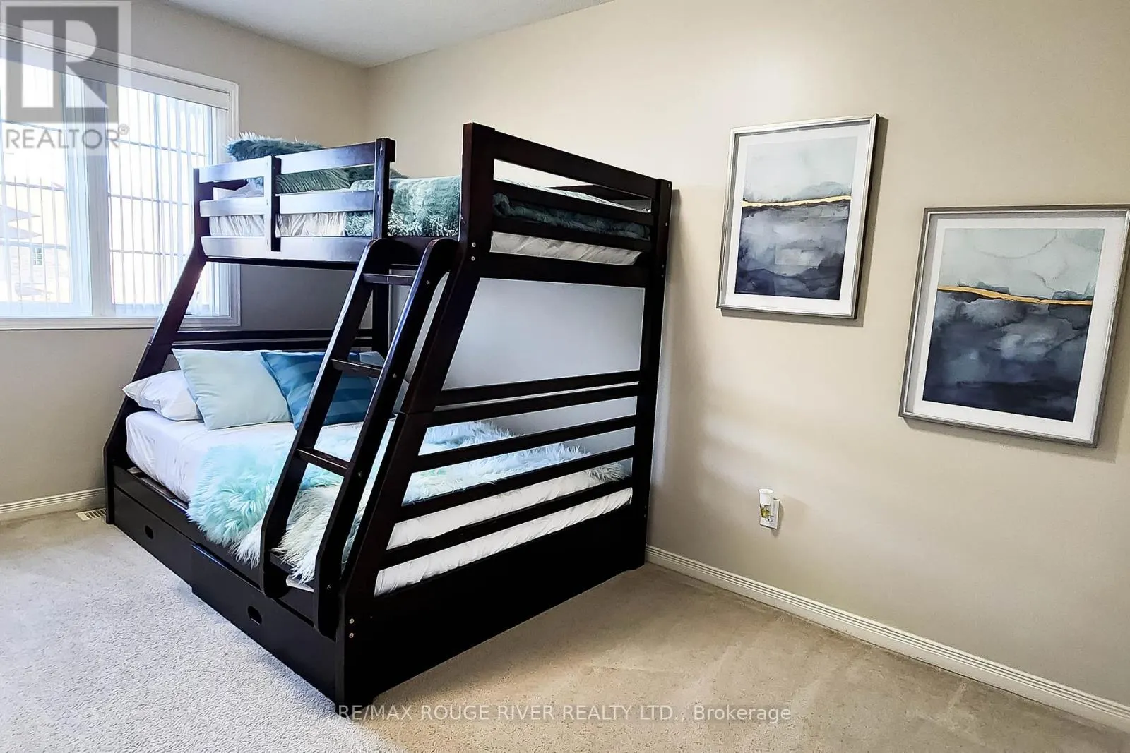 74 MEADOW WOOD CRESCENT