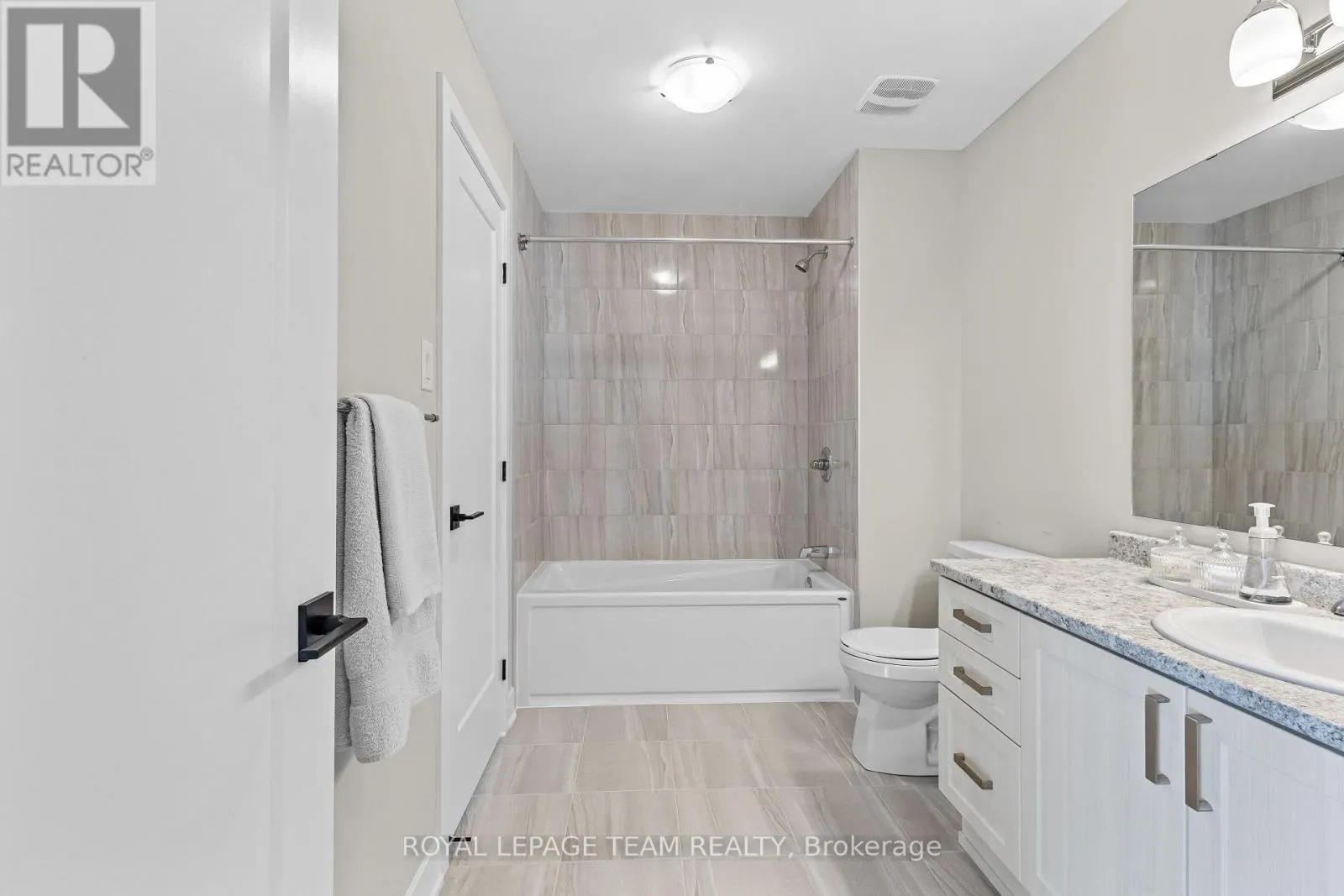 28 DUN SKIPPER DRIVE