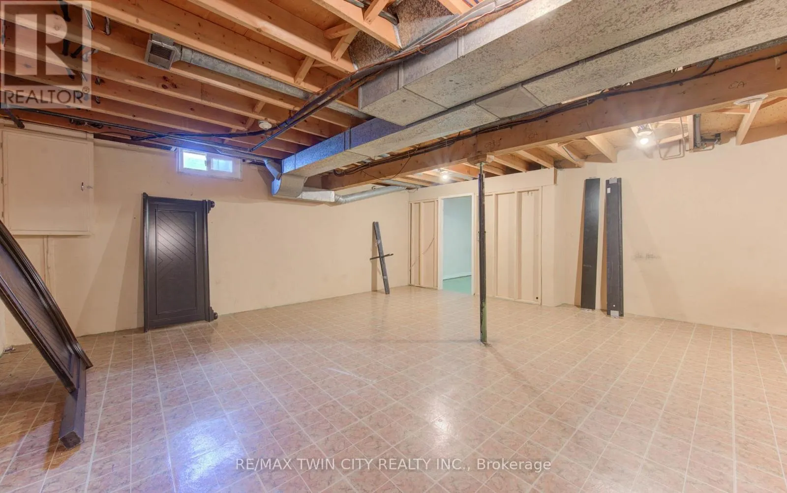 47 - 14 WILLIAMSBURG ROAD