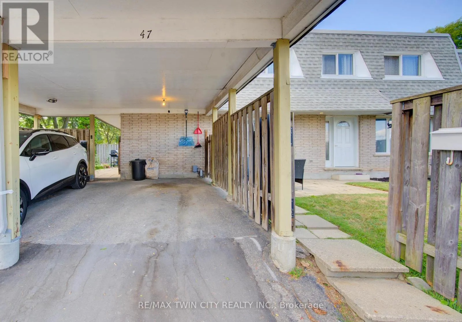 47 - 14 WILLIAMSBURG ROAD