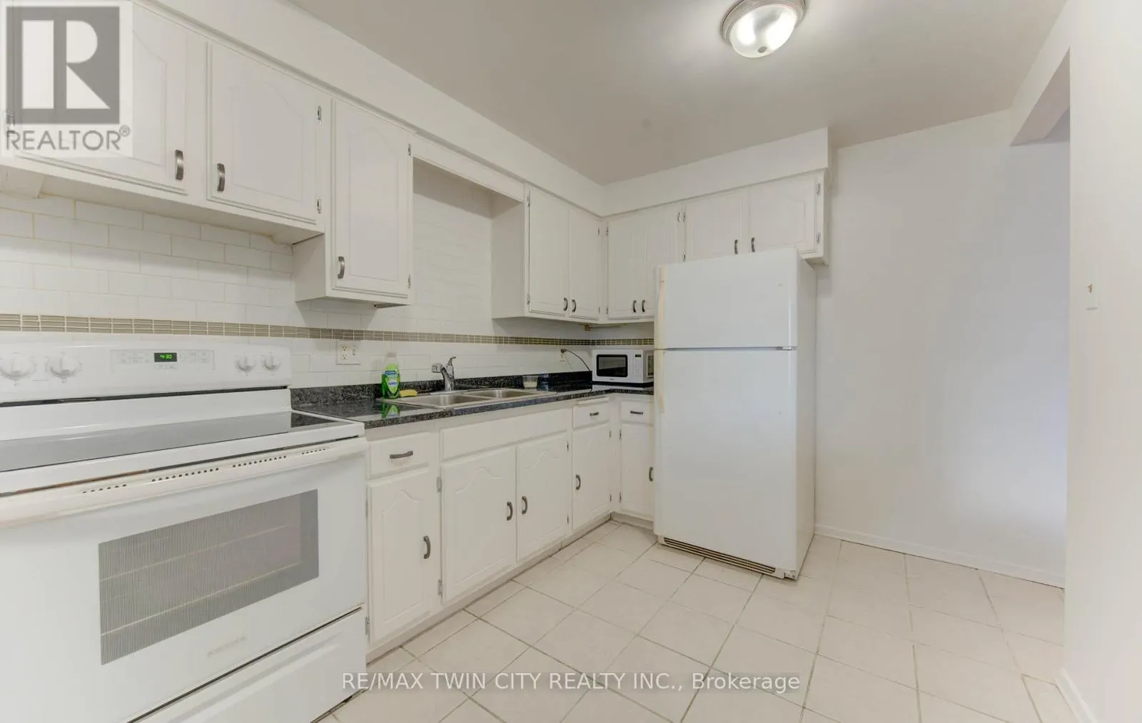 47 - 14 WILLIAMSBURG ROAD