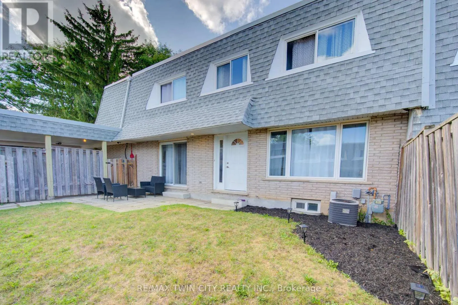 47 - 14 WILLIAMSBURG ROAD