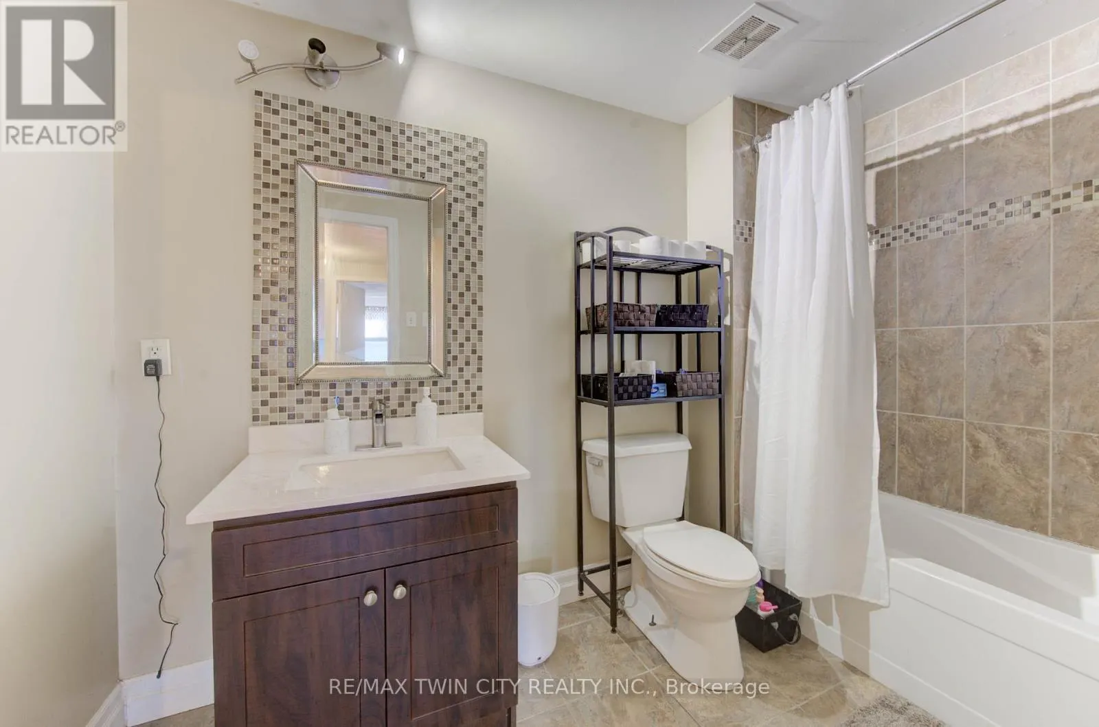 47 - 14 WILLIAMSBURG ROAD