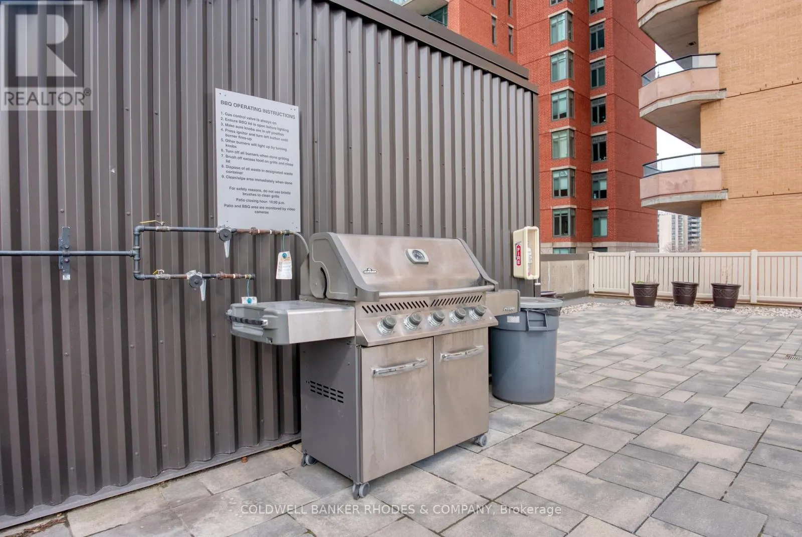 1105 - 556 LAURIER AVENUE W