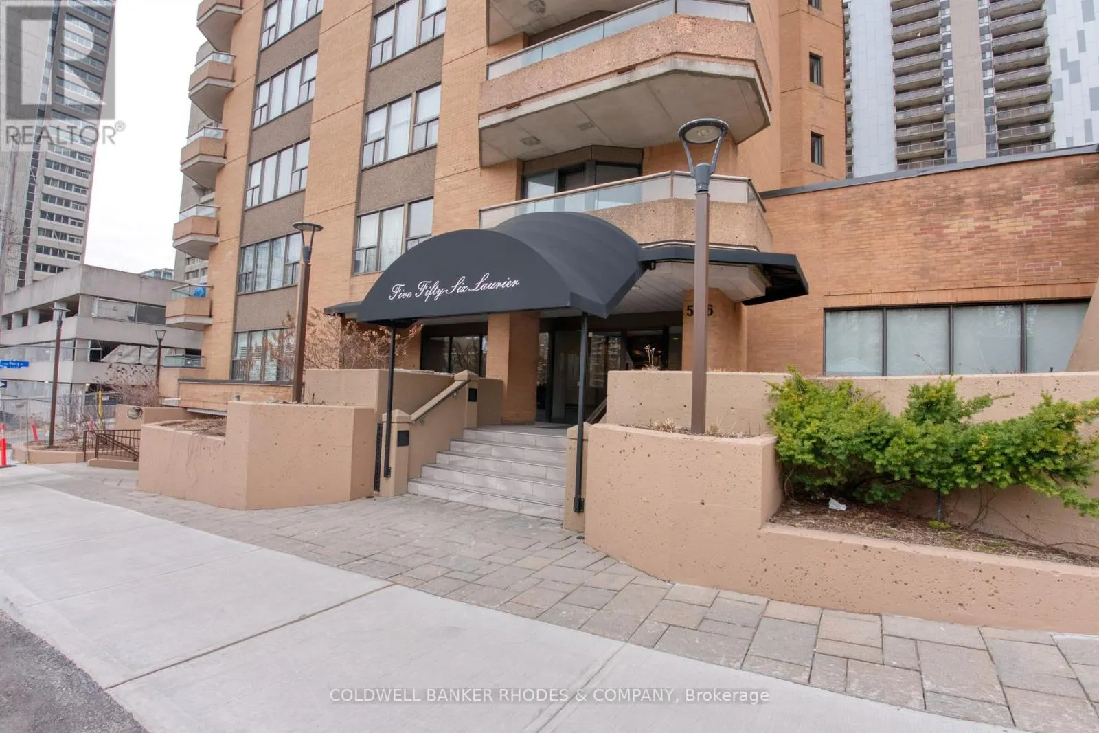 1105 - 556 LAURIER AVENUE W