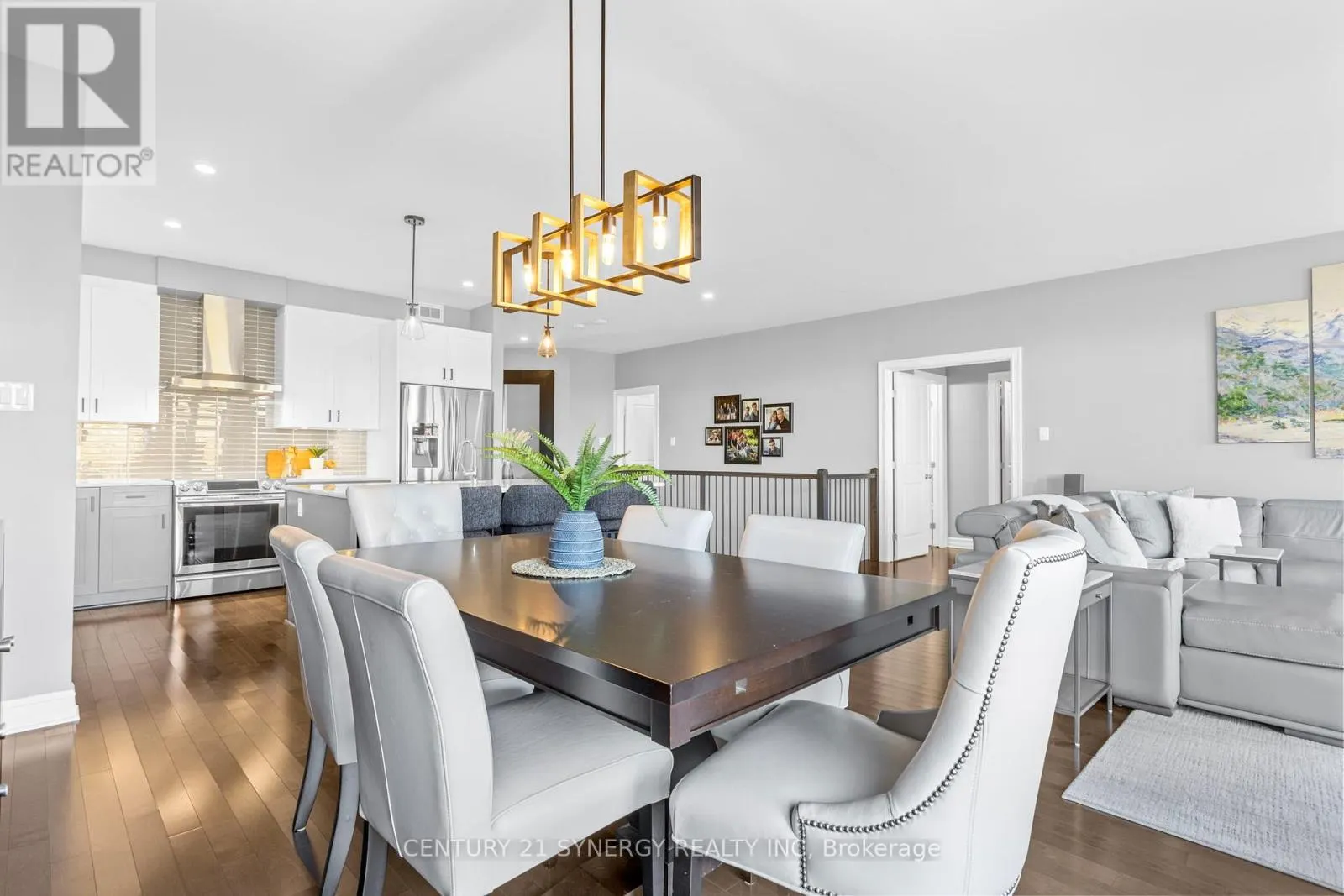 579 BAIE-DES-CASTORS STREET