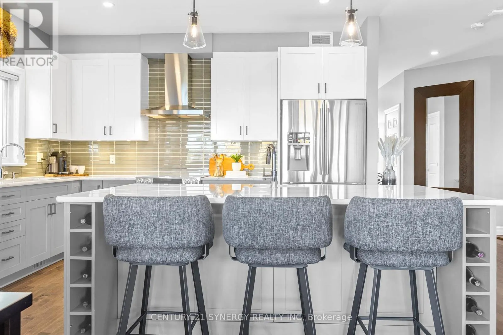 579 BAIE-DES-CASTORS STREET