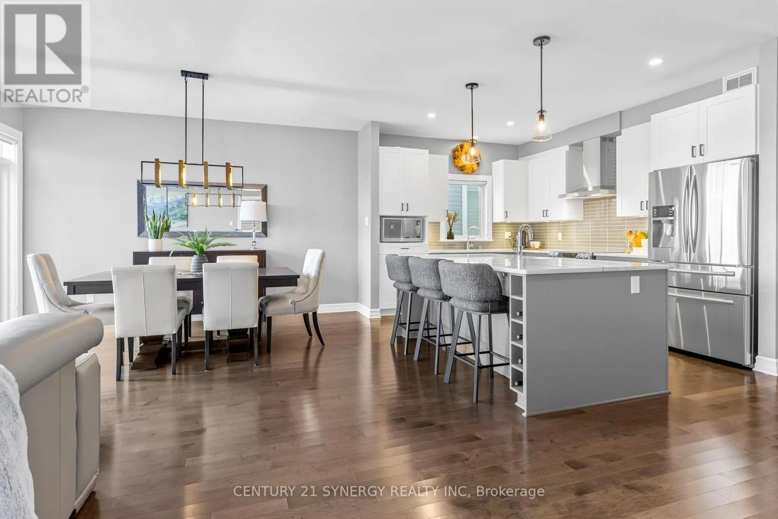 579 BAIE-DES-CASTORS STREET