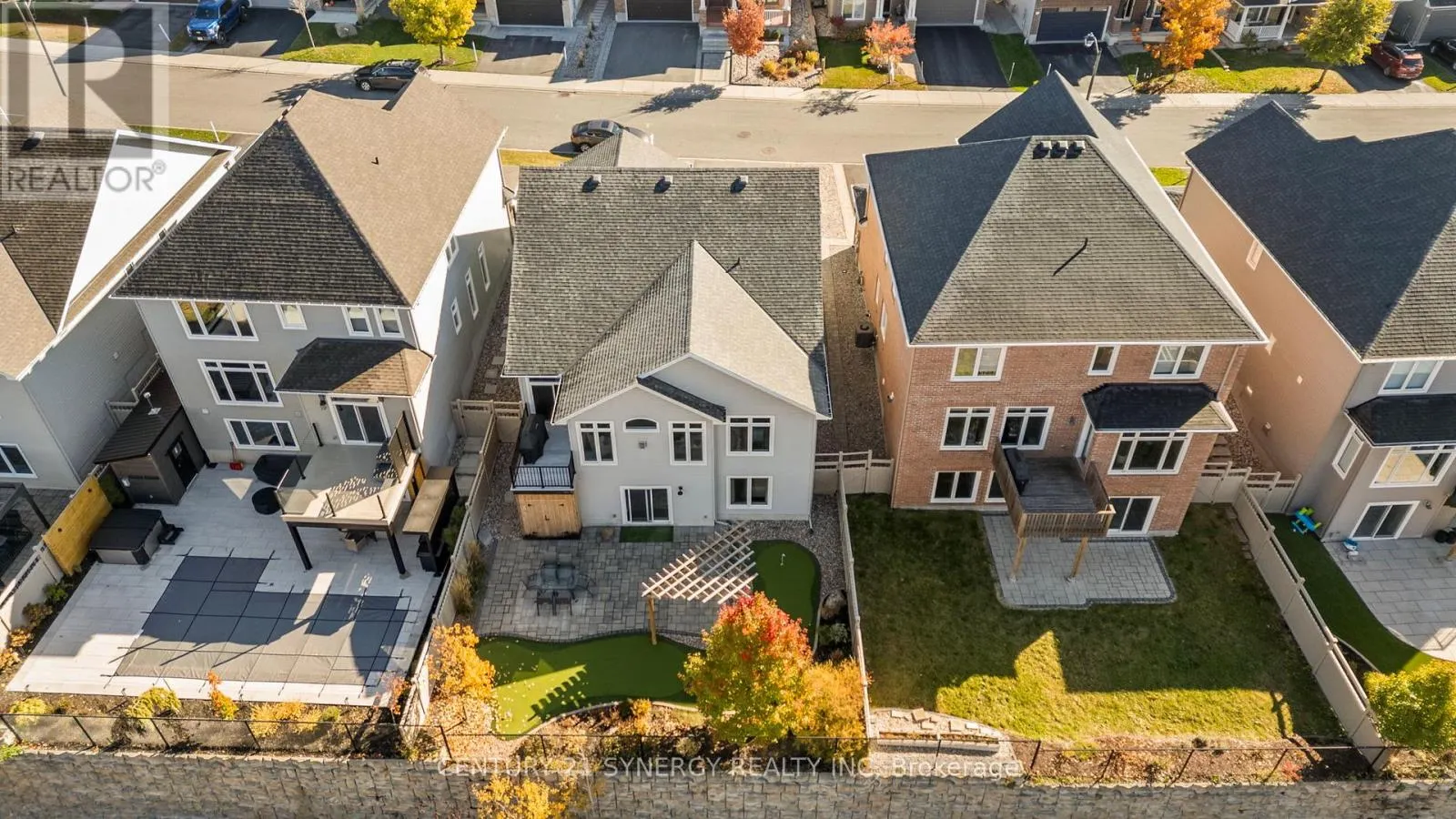 579 BAIE-DES-CASTORS STREET