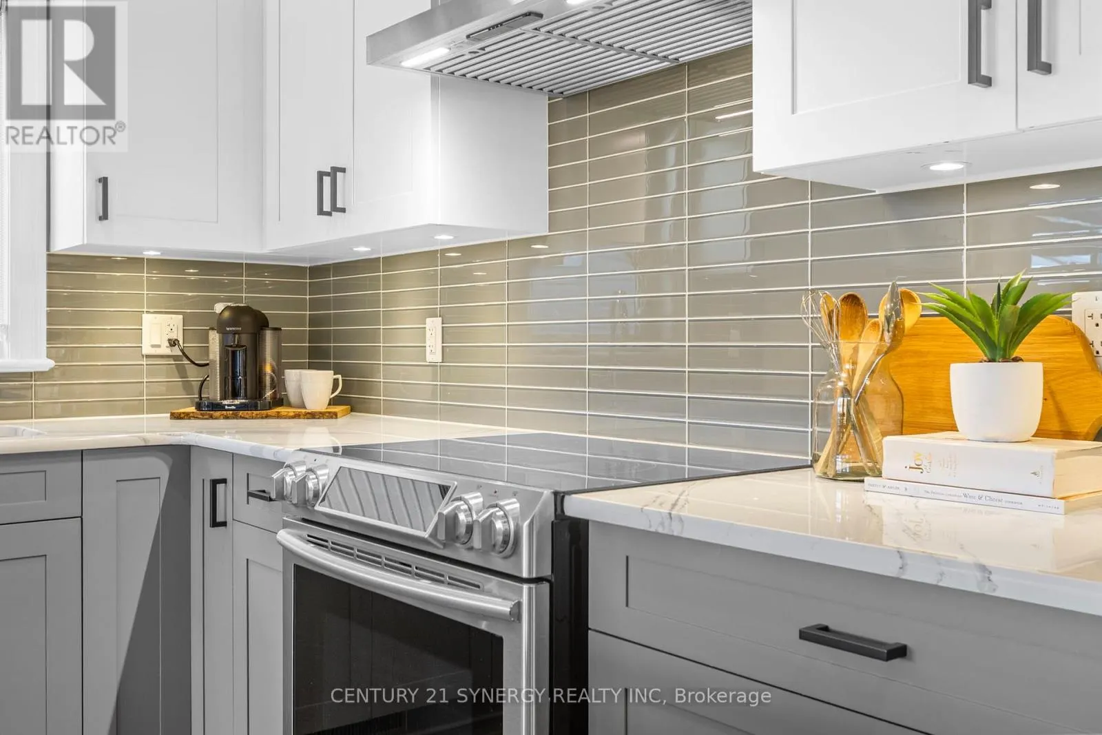 579 BAIE-DES-CASTORS STREET