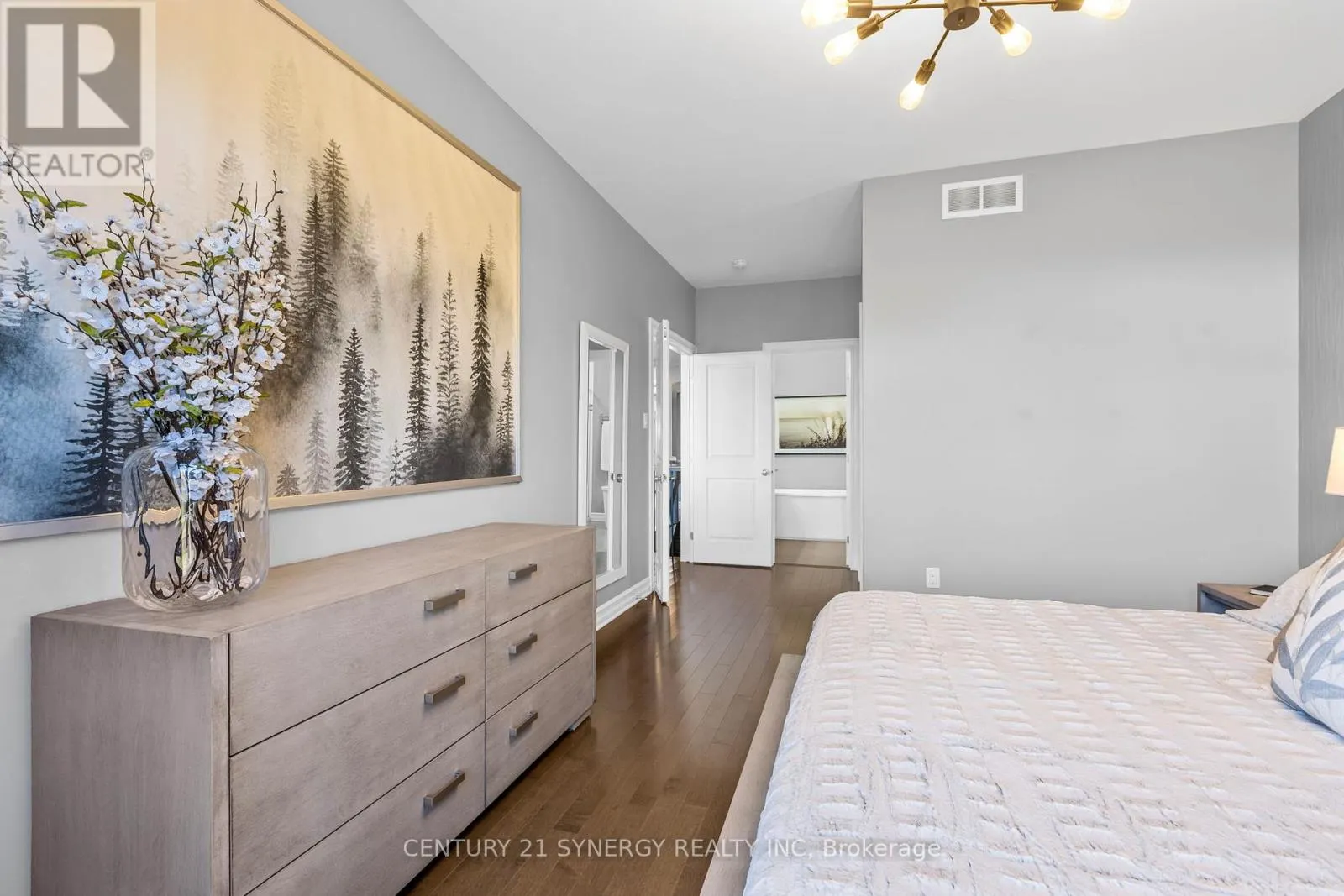 579 BAIE-DES-CASTORS STREET