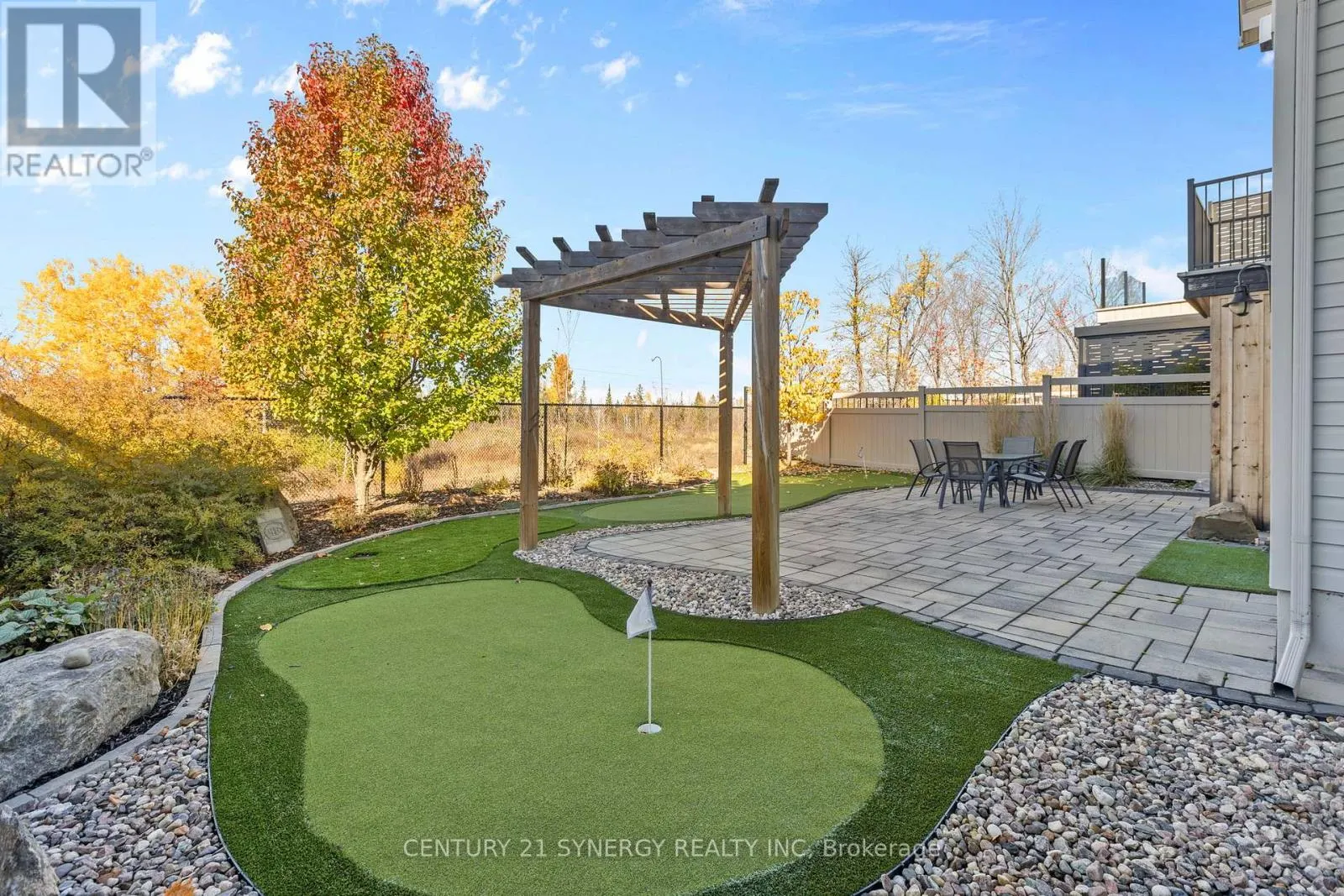 579 BAIE-DES-CASTORS STREET