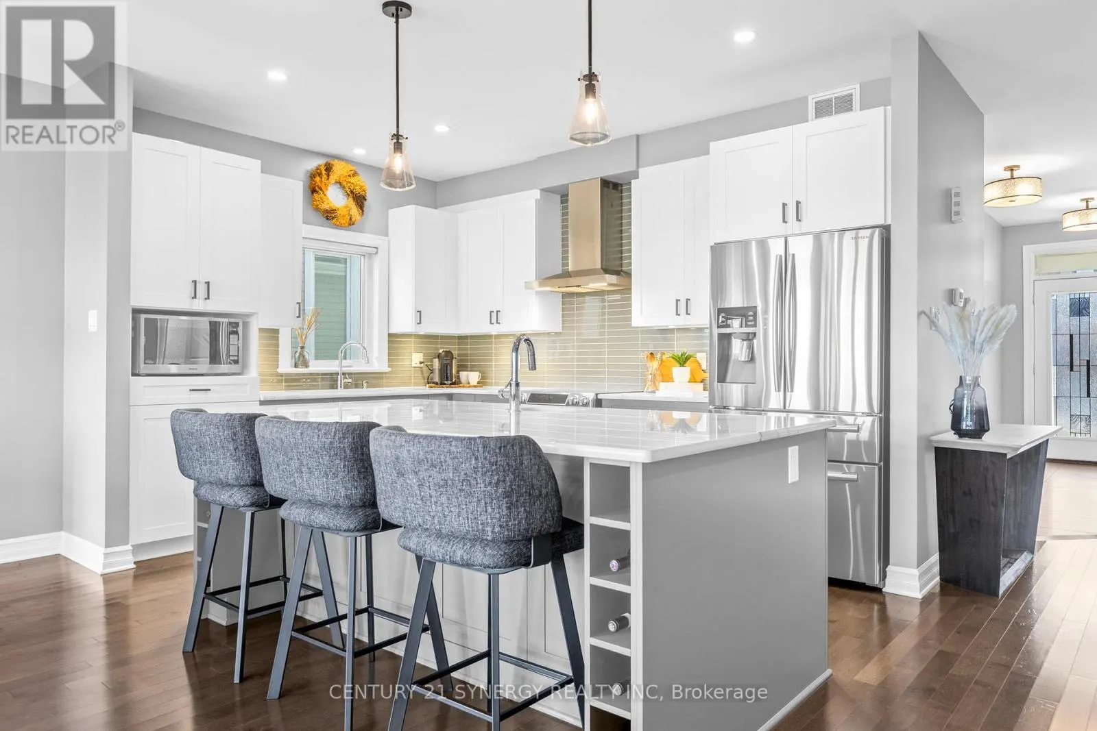 579 BAIE-DES-CASTORS STREET