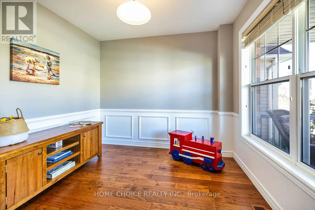 912 BROADWAY BOULEVARD