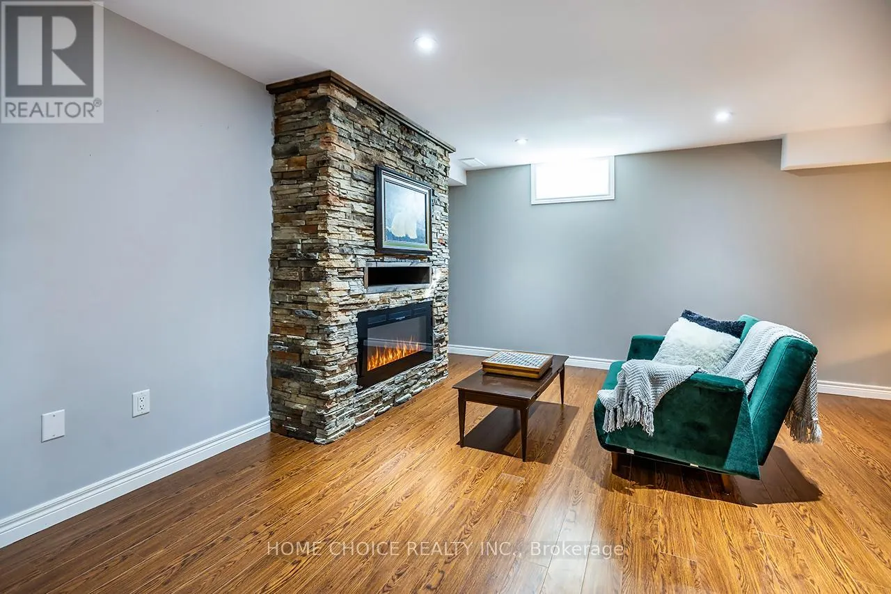 912 BROADWAY BOULEVARD