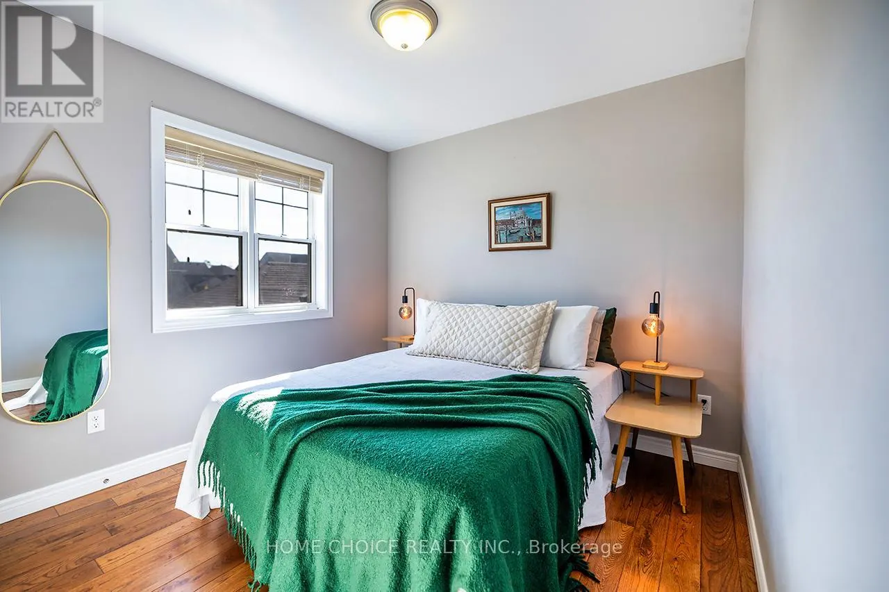 912 BROADWAY BOULEVARD