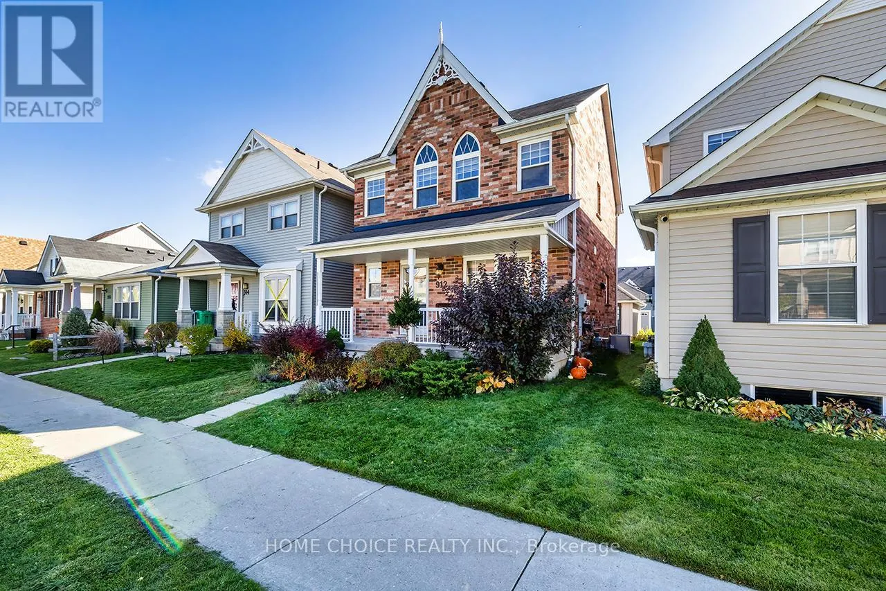 912 BROADWAY BOULEVARD