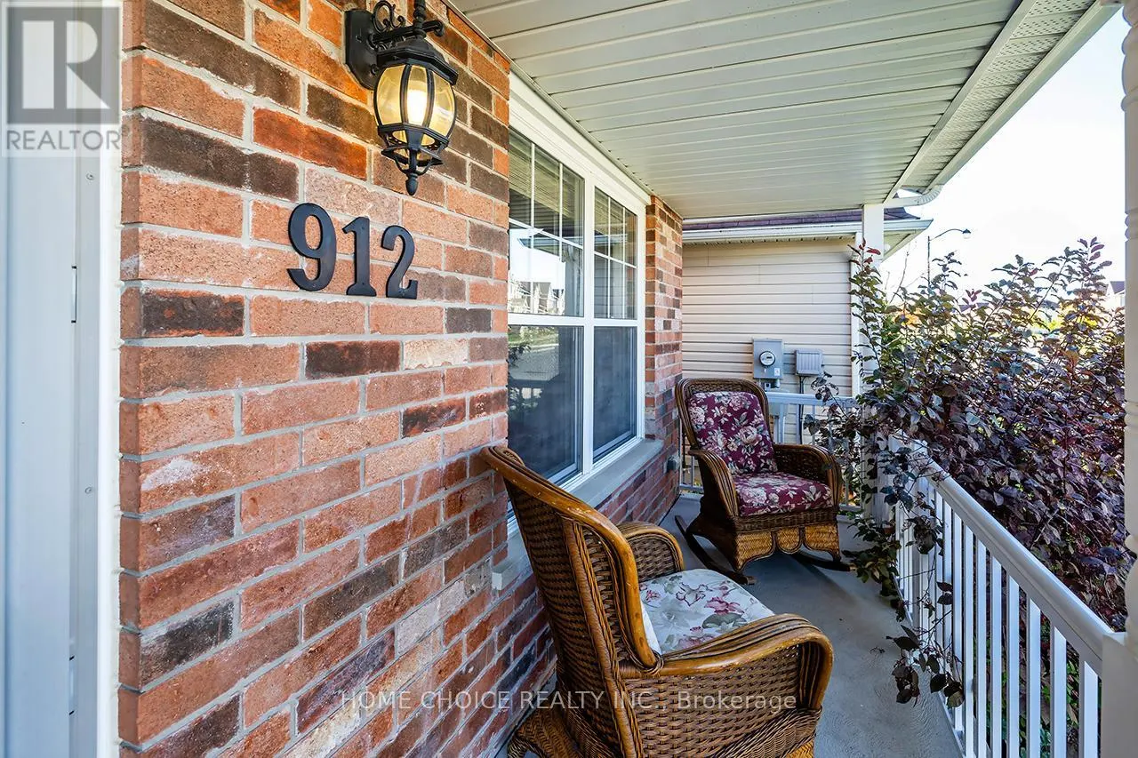 912 BROADWAY BOULEVARD