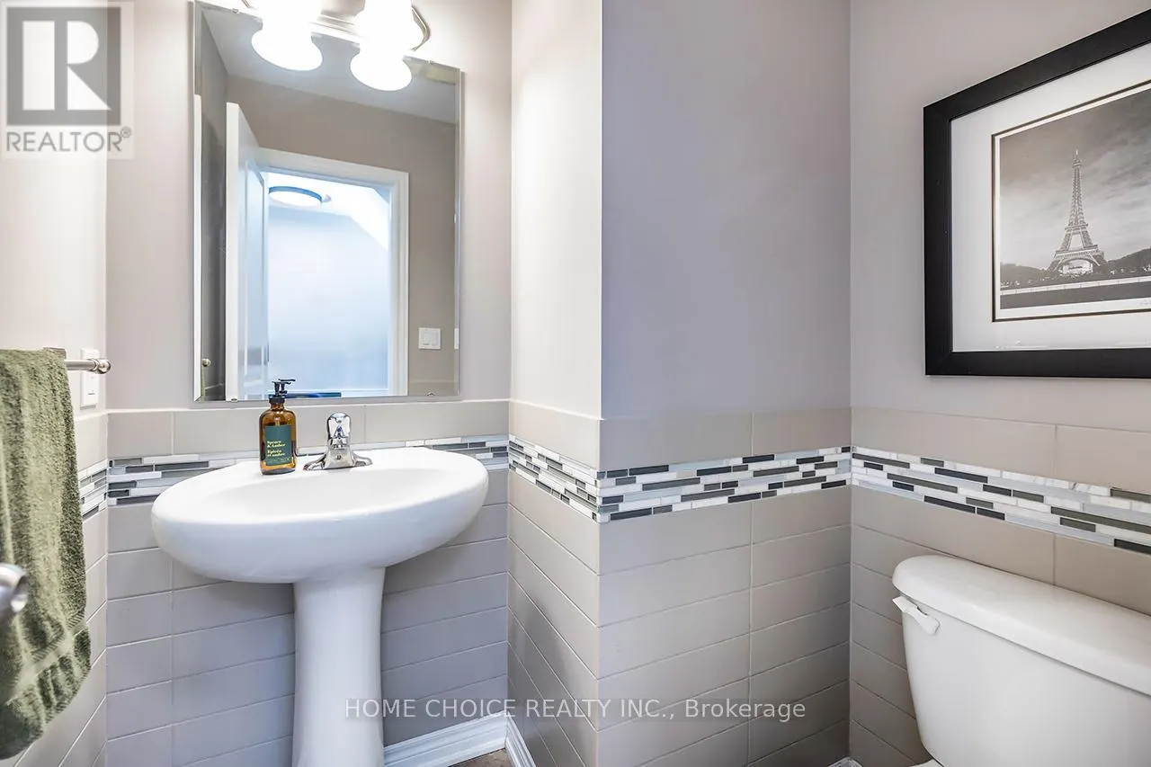 912 BROADWAY BOULEVARD