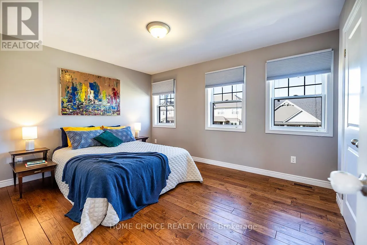 912 BROADWAY BOULEVARD