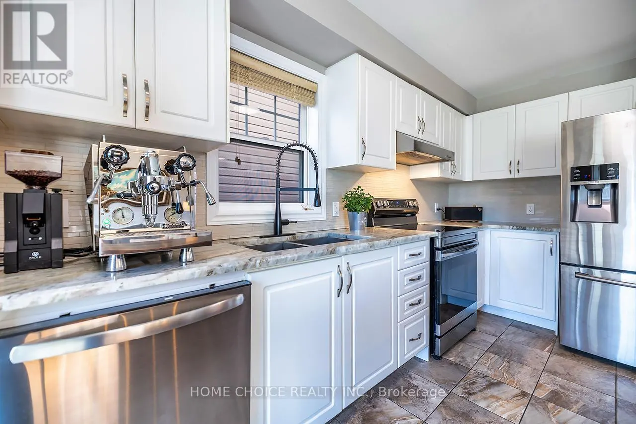 912 BROADWAY BOULEVARD